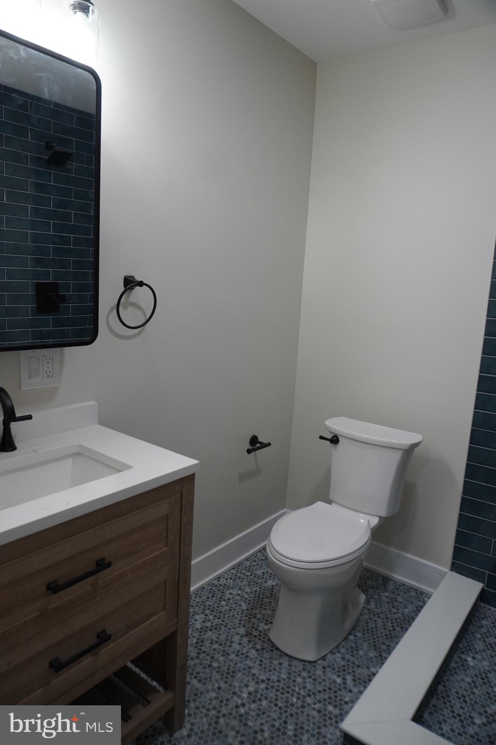 MAKEFIELD GLEN - Residential Lease