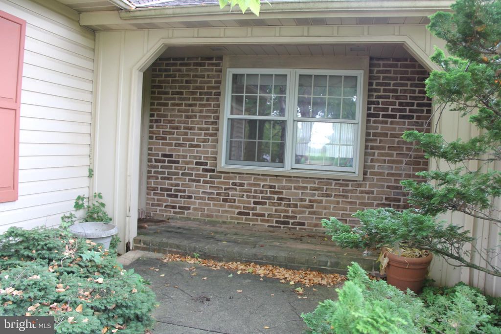 Photo of 446 Chowning Place, Lancaster, PA 17601 (MLS # PALA2053822)