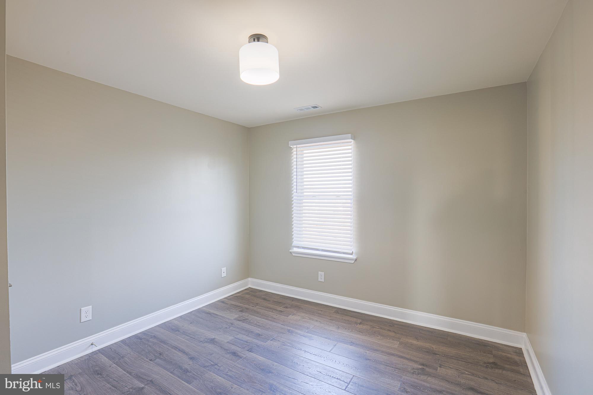 SANDTOWN-WINCHESTER - Residential