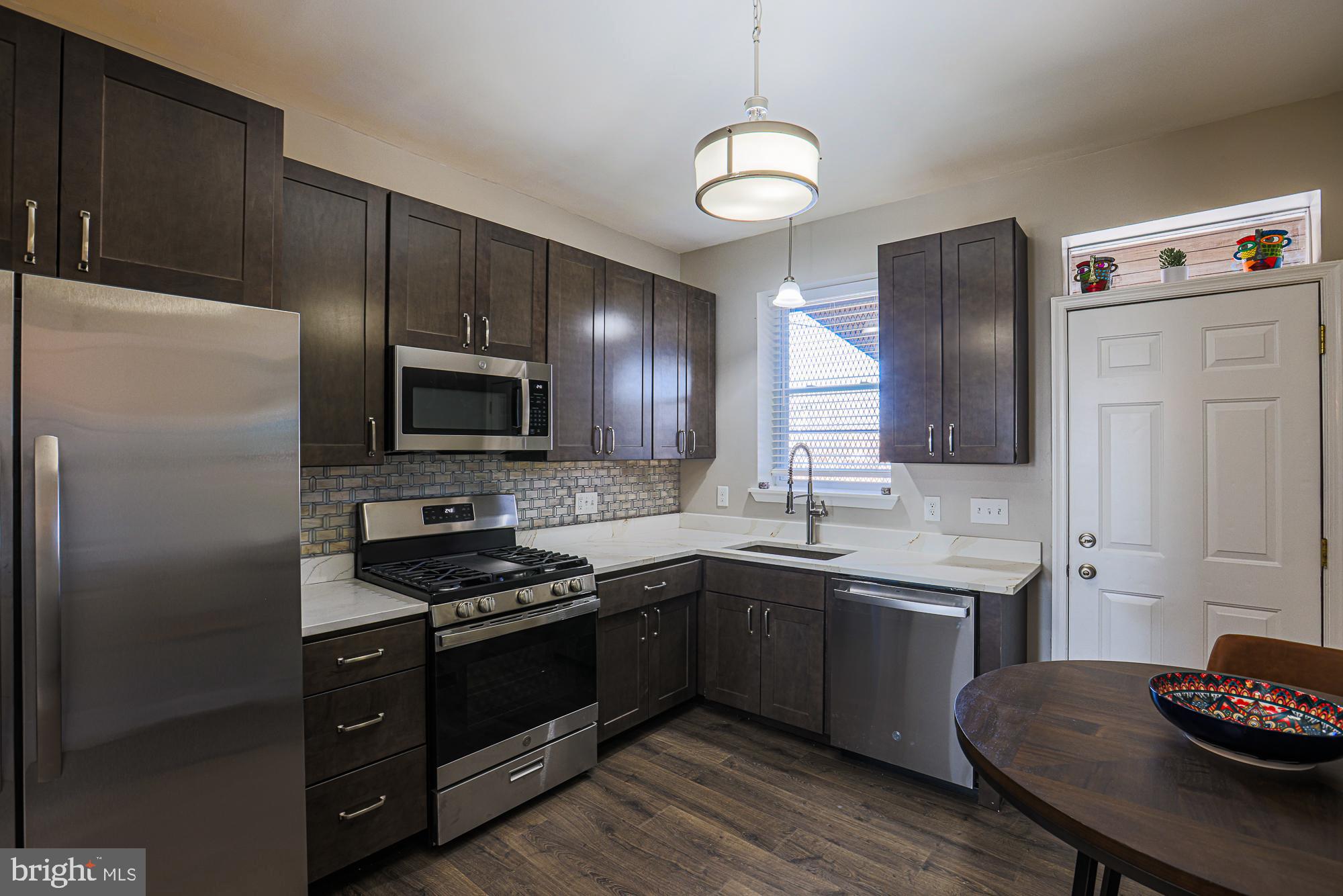 SANDTOWN-WINCHESTER - Residential