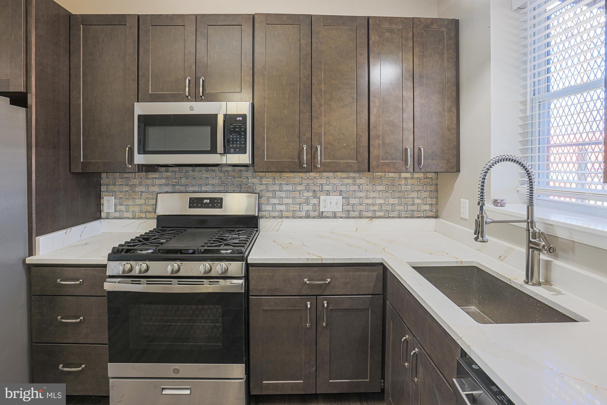 SANDTOWN-WINCHESTER - Residential