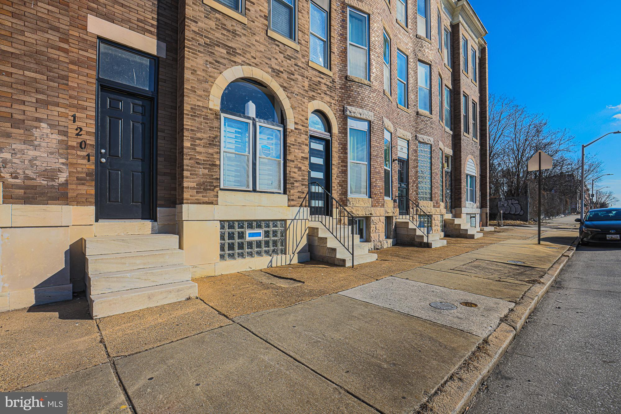 SANDTOWN-WINCHESTER - Residential