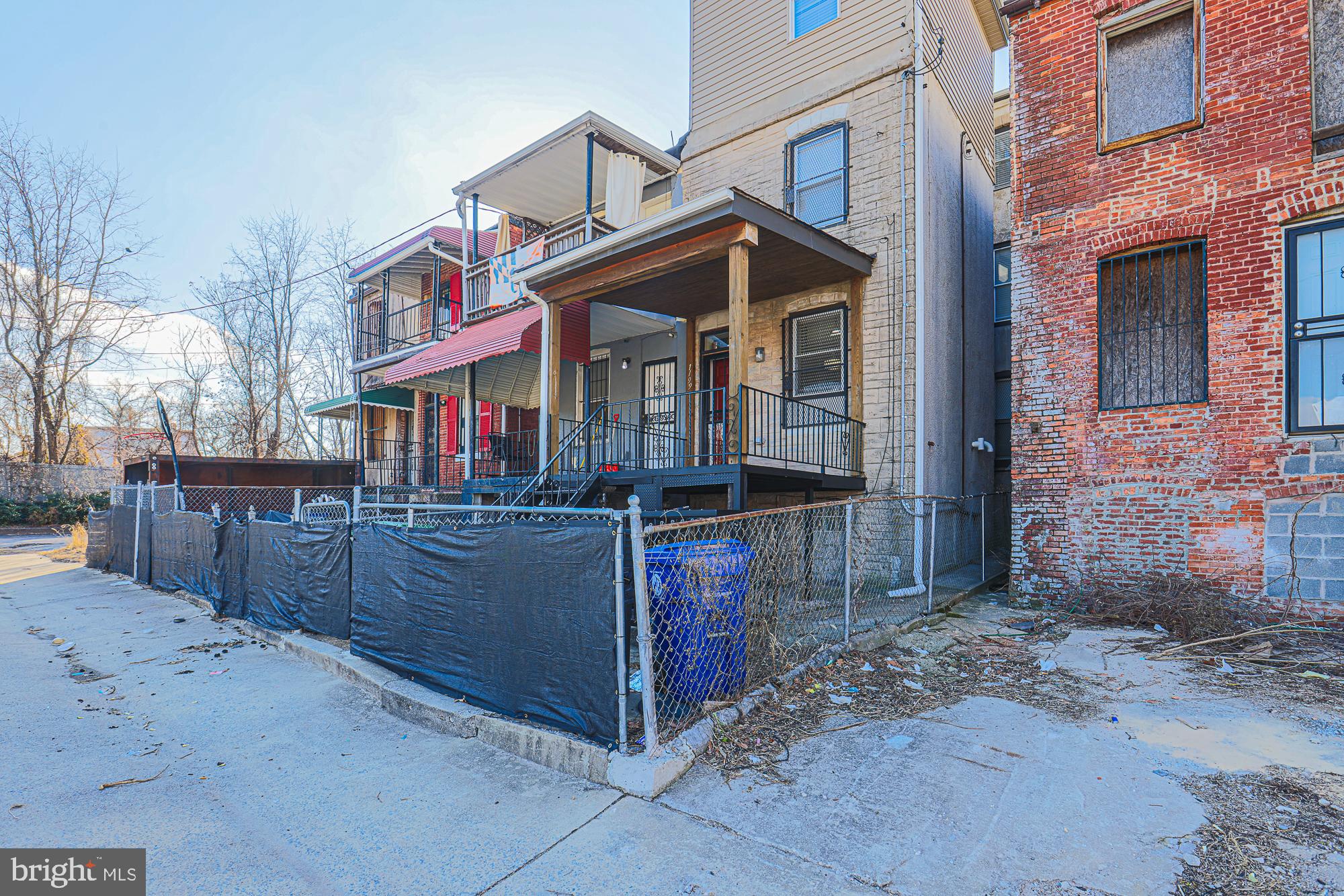 SANDTOWN-WINCHESTER - Residential