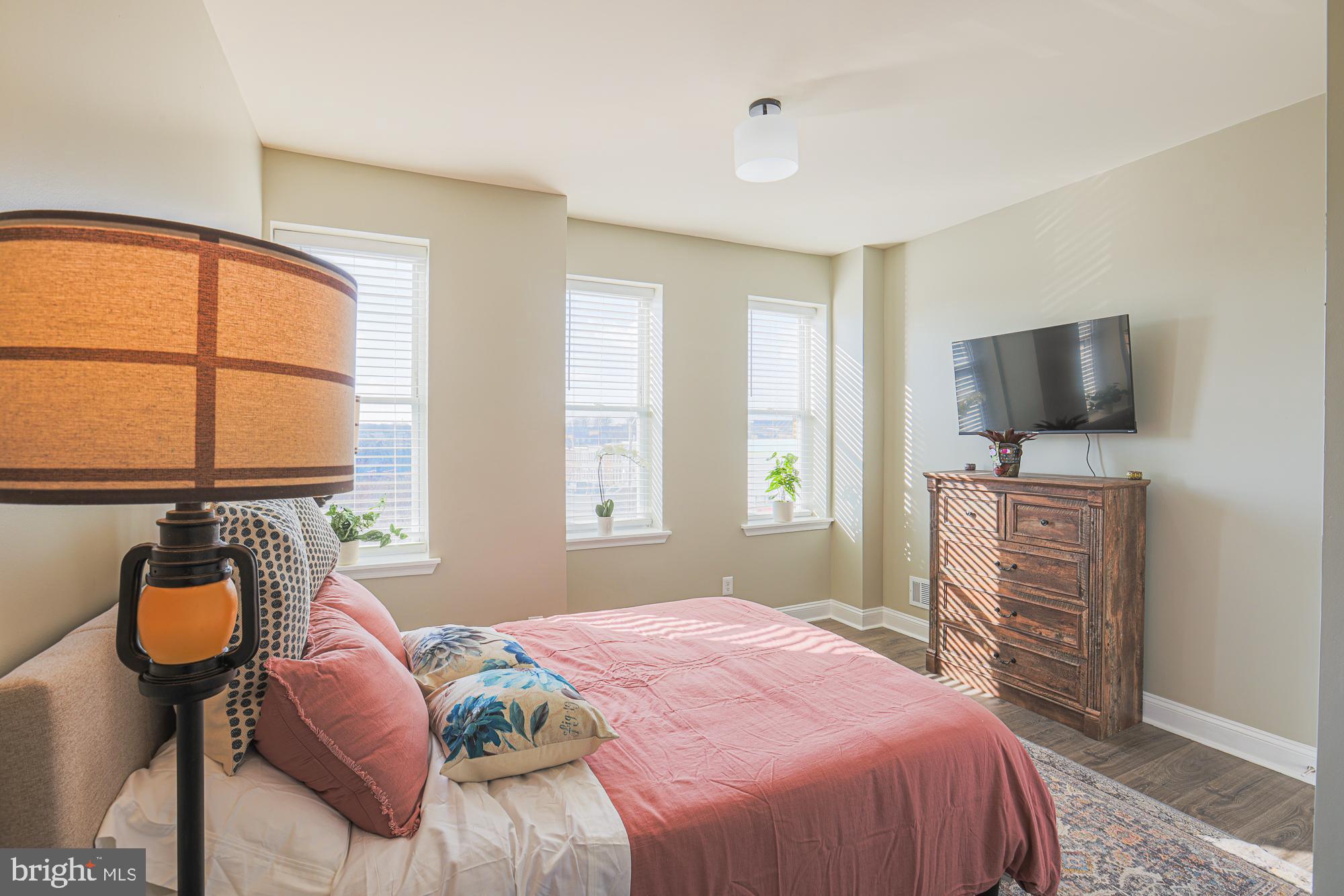 SANDTOWN-WINCHESTER - Residential