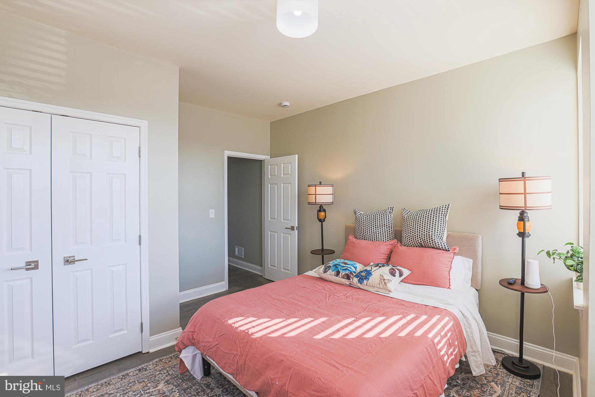 SANDTOWN-WINCHESTER - Residential