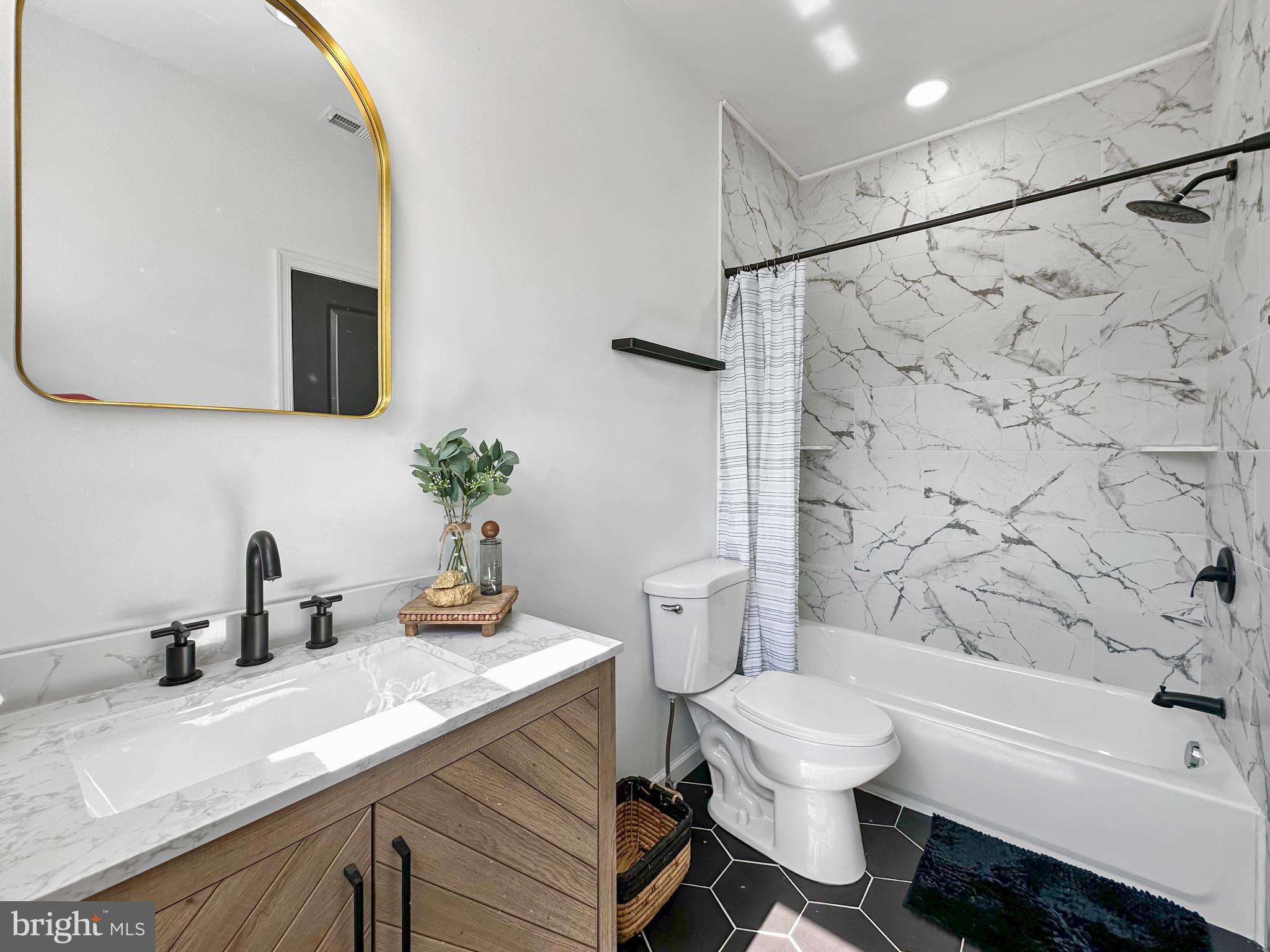 RIVERDALE PARK - Residential