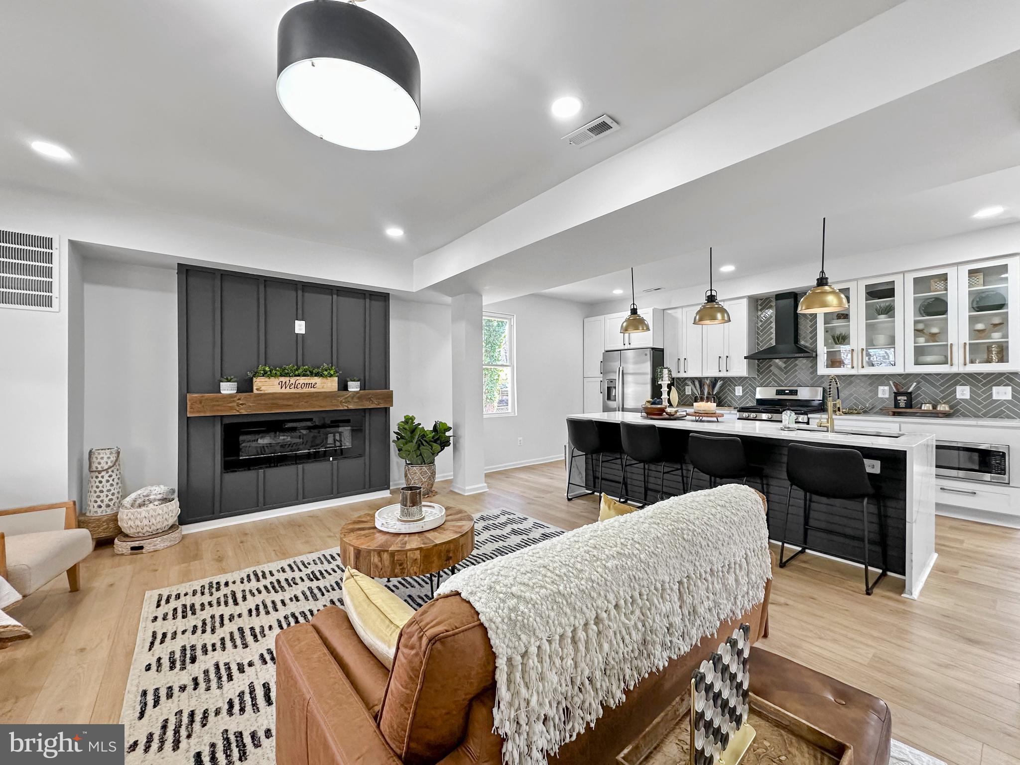 RIVERDALE PARK - Residential