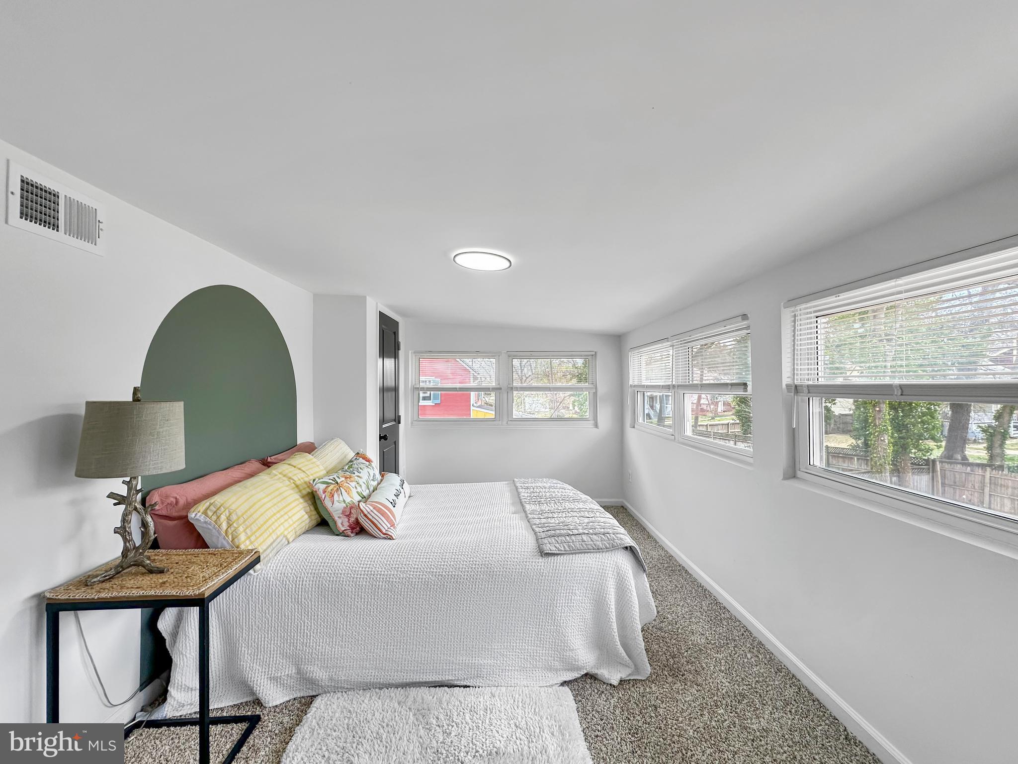 RIVERDALE PARK - Residential