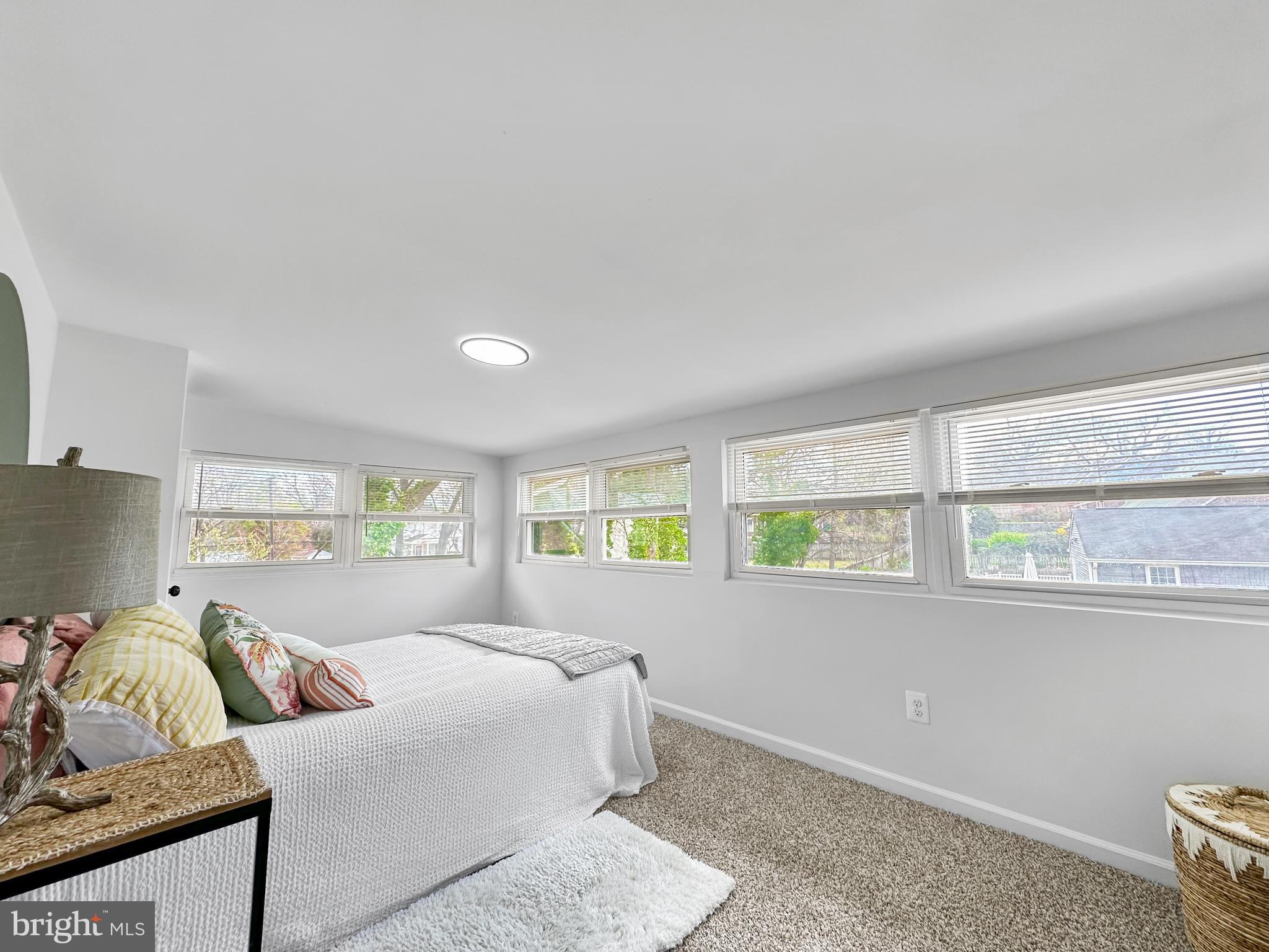 RIVERDALE PARK - Residential