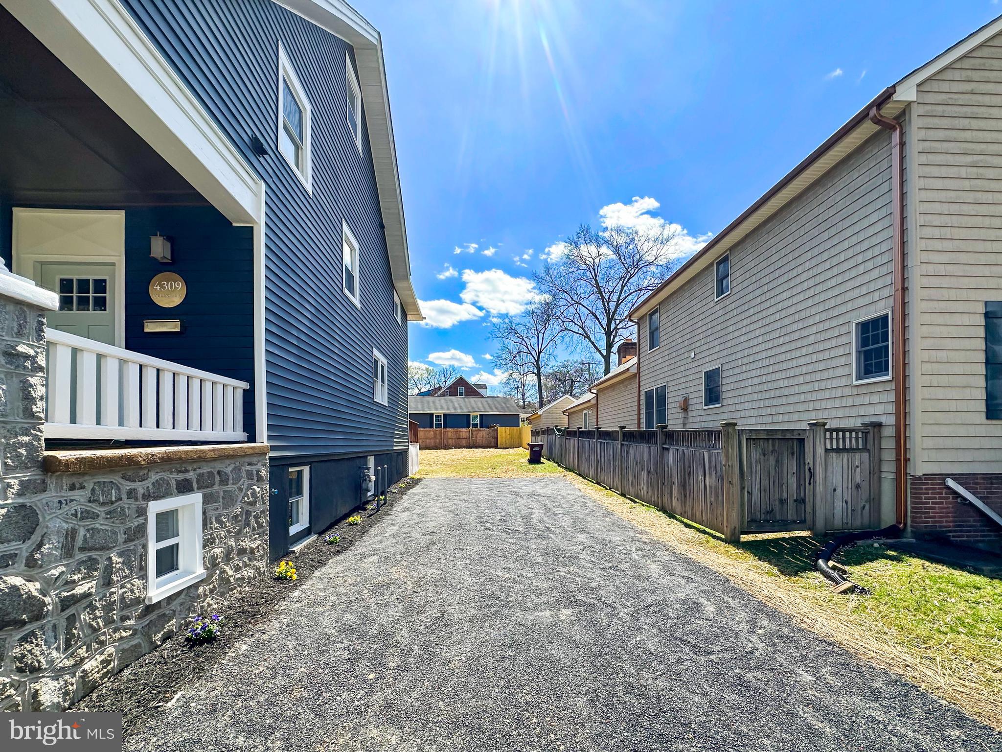 RIVERDALE PARK - Residential