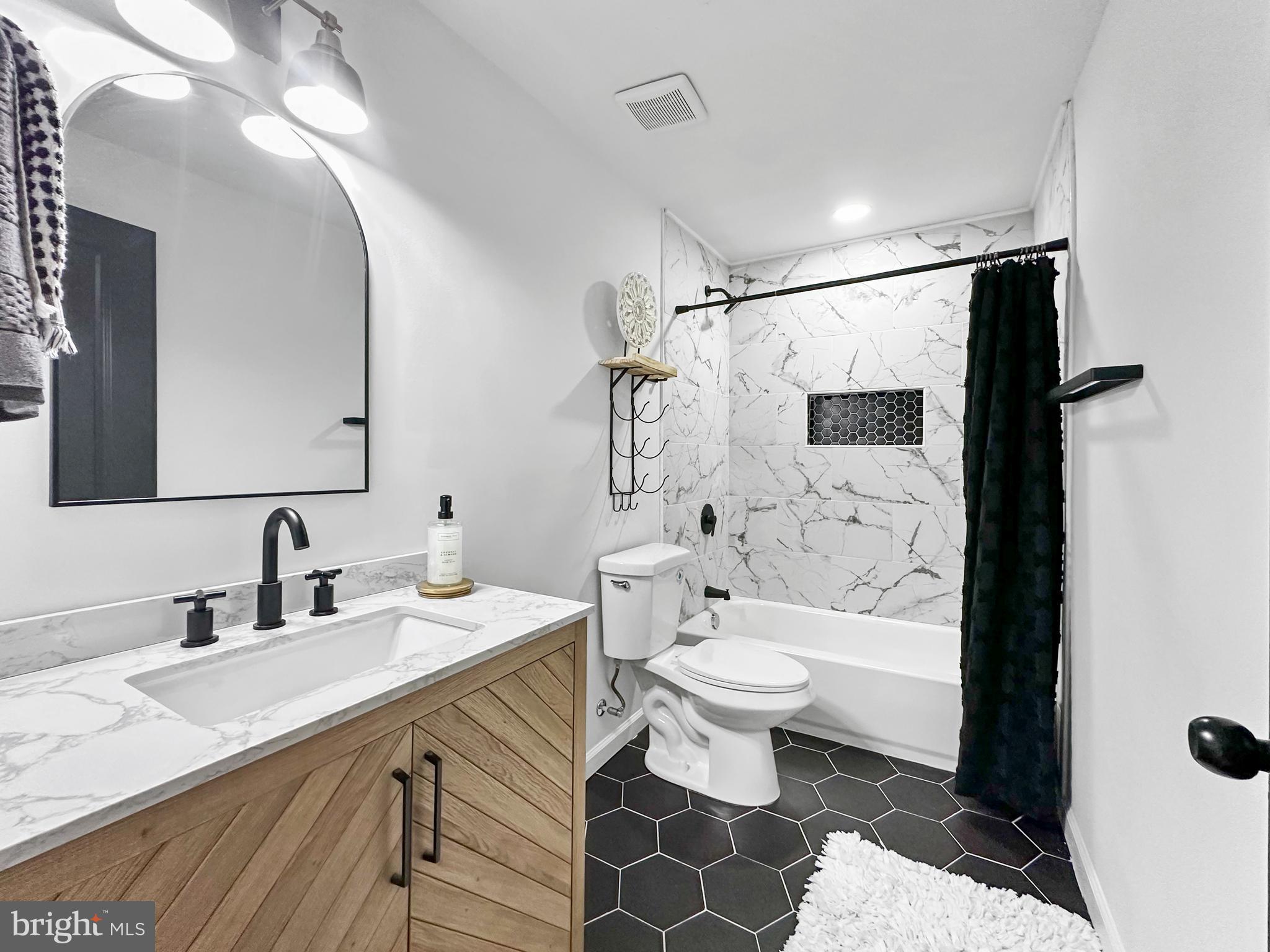 RIVERDALE PARK - Residential