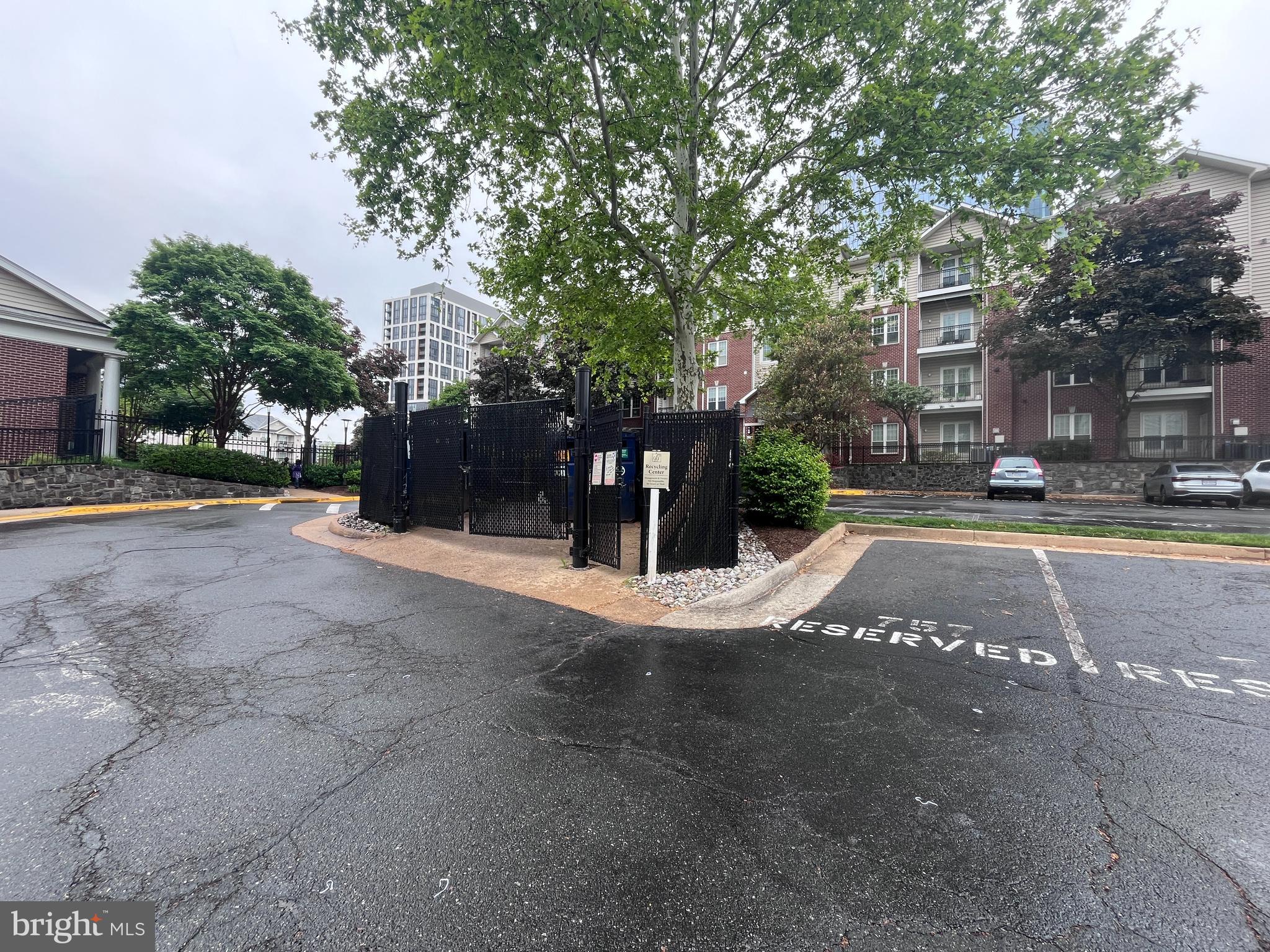GATES OF MCLEAN - Residential