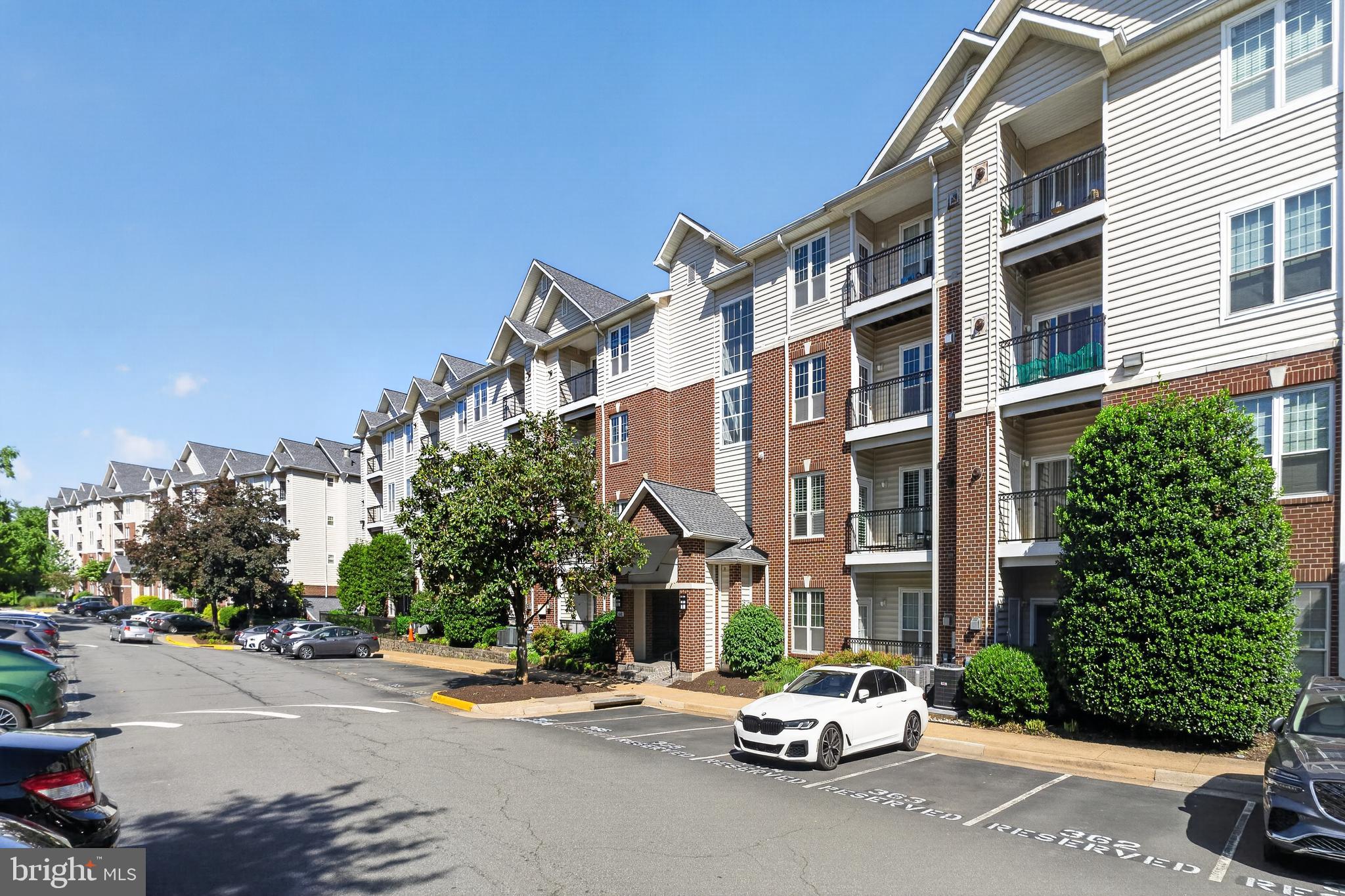 GATES OF MCLEAN - Residential