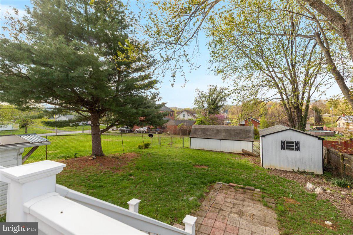 NORTH RIVER TOWN - Residential Lease