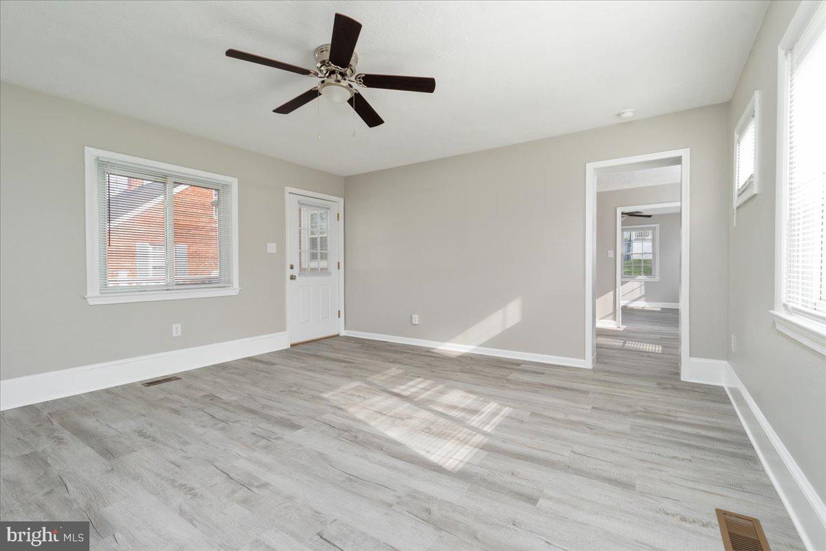 NORTH RIVER TOWN - Residential Lease