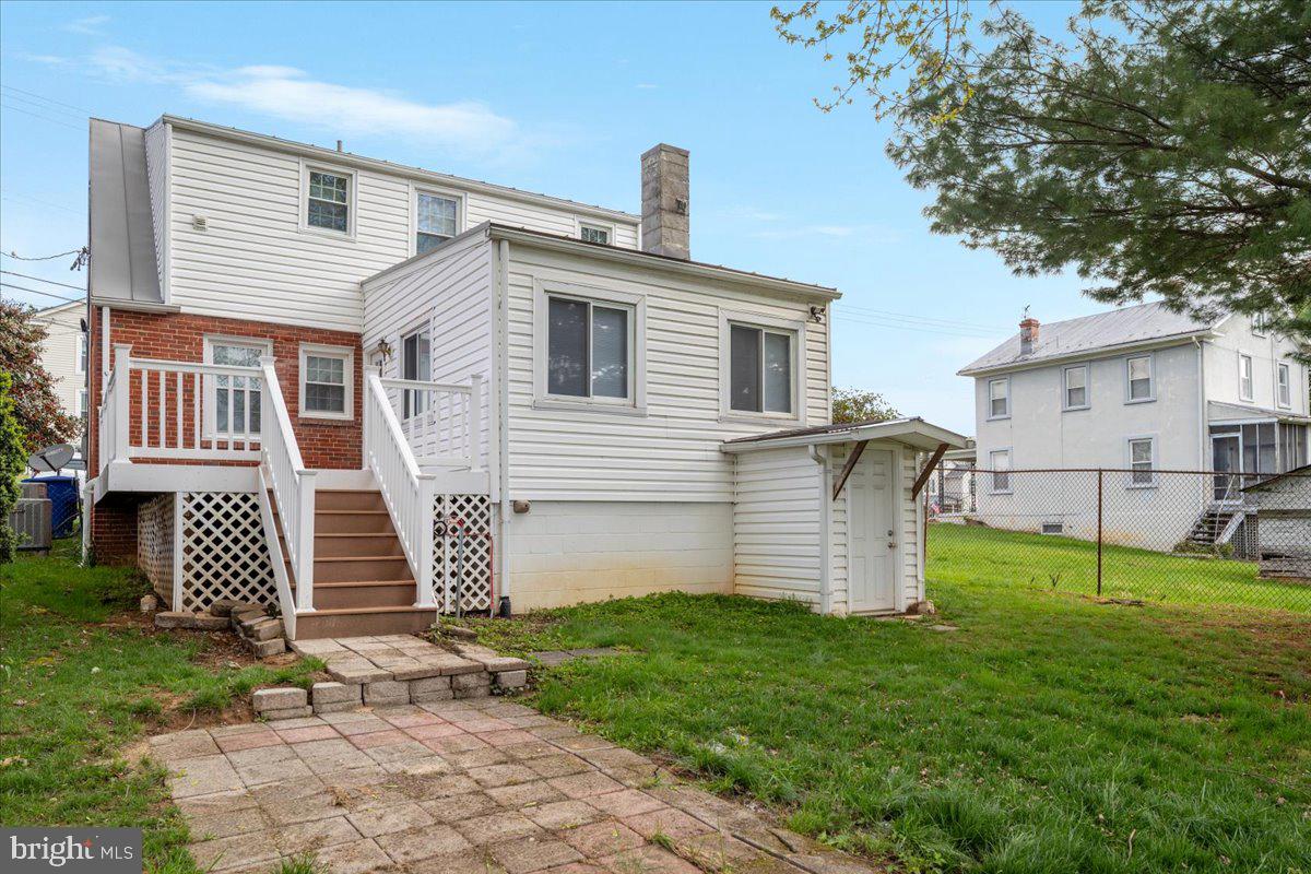 NORTH RIVER TOWN - Residential Lease