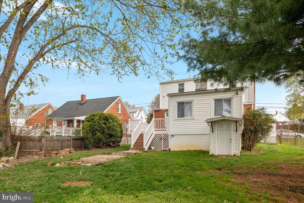 NORTH RIVER TOWN - Residential Lease