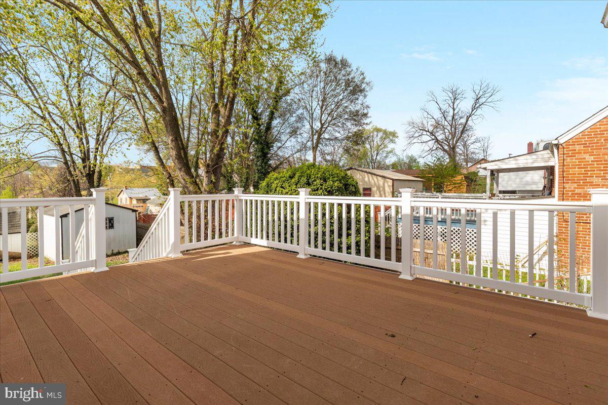 NORTH RIVER TOWN - Residential Lease