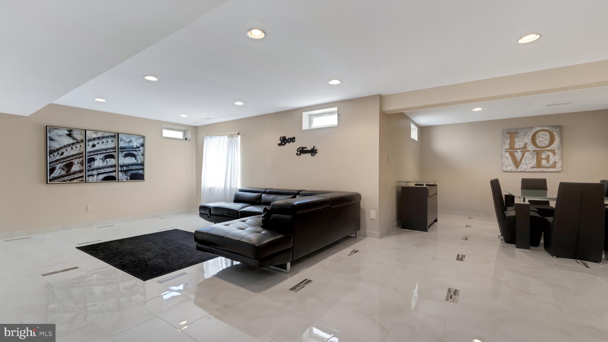 MACOBY WOODS - Residential