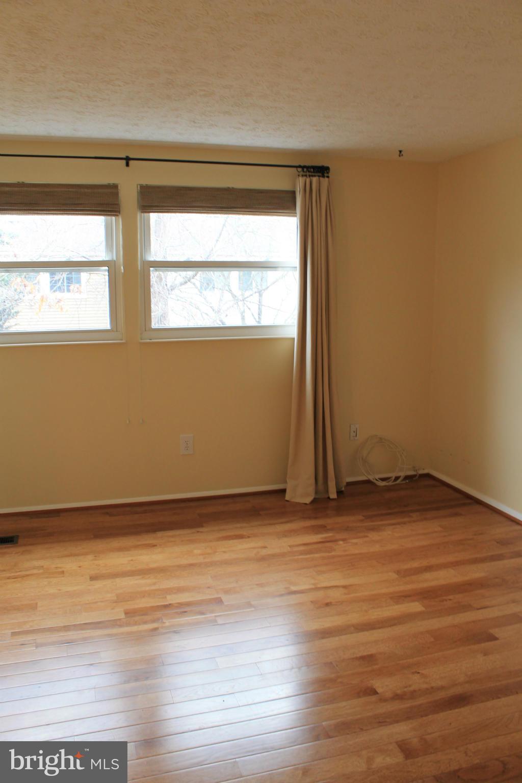 MONTIVIDEO SQUARE - Residential Lease