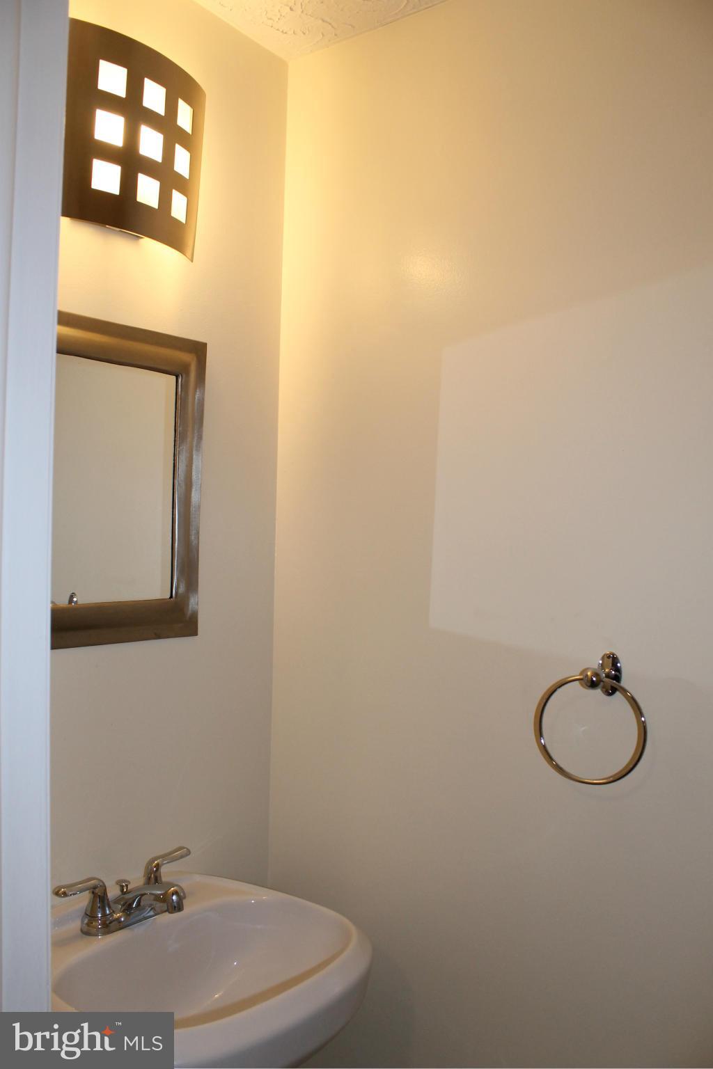 MONTIVIDEO SQUARE - Residential Lease