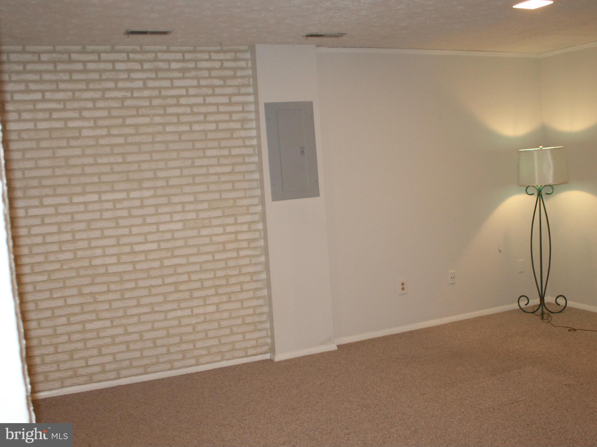 MONTIVIDEO SQUARE - Residential Lease