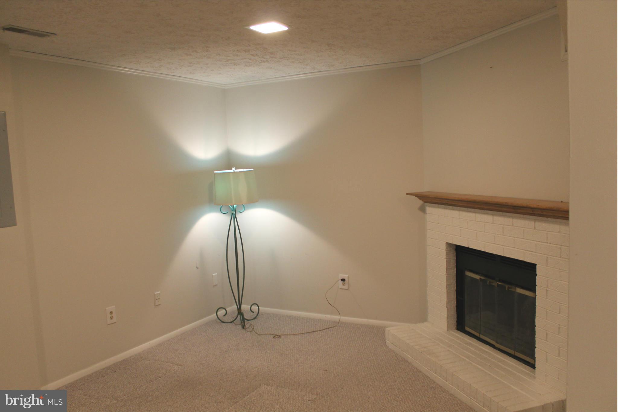 MONTIVIDEO SQUARE - Residential Lease