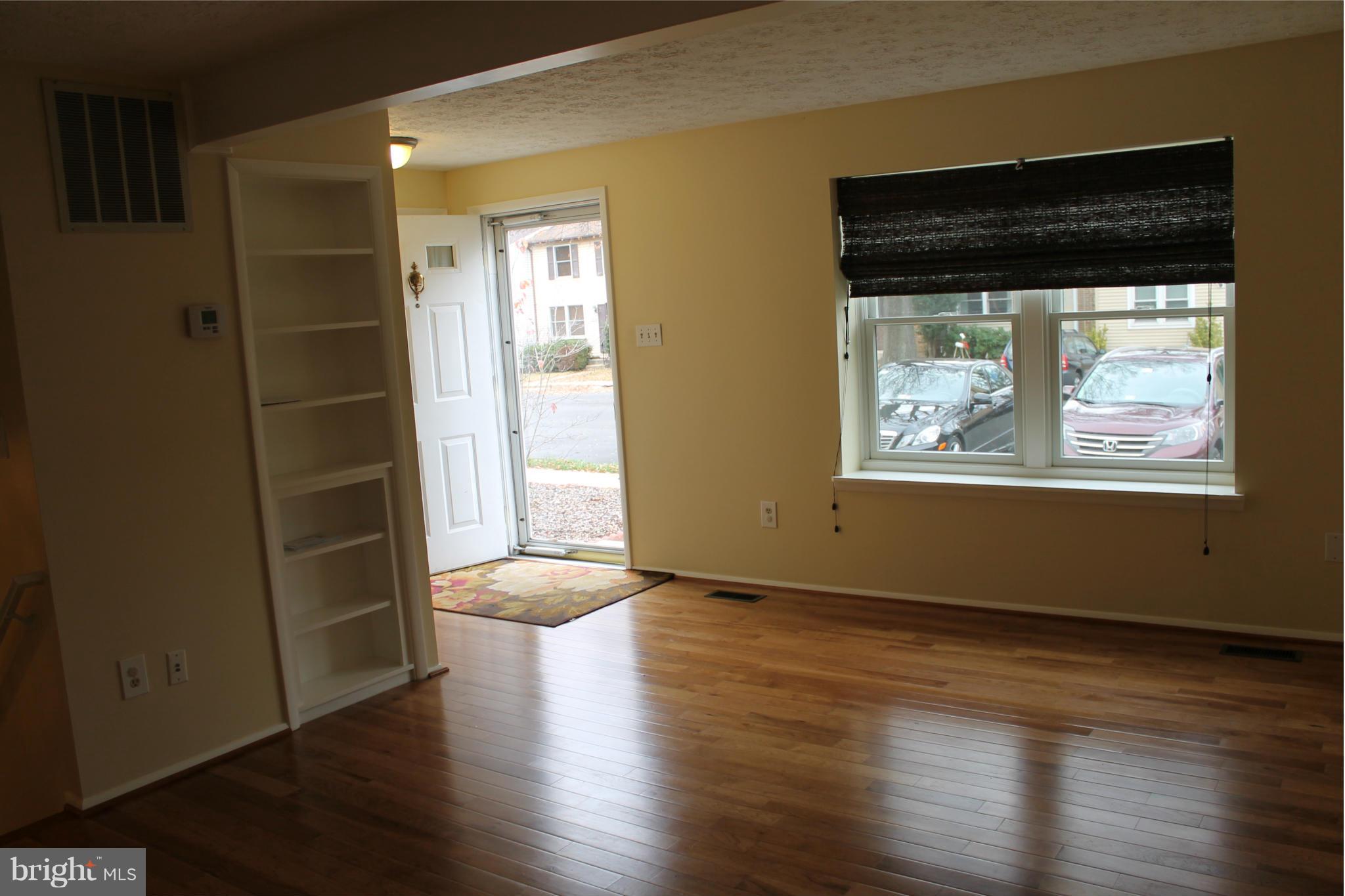 MONTIVIDEO SQUARE - Residential Lease