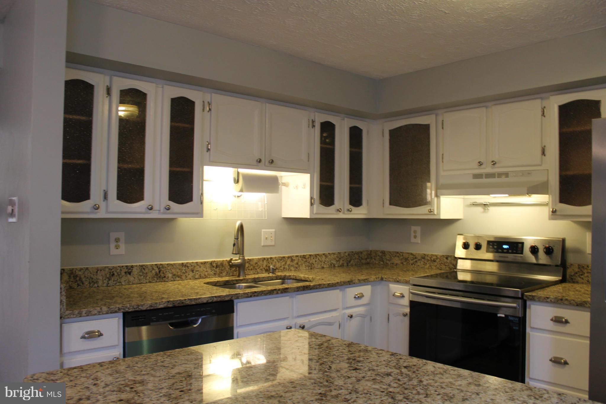 MONTIVIDEO SQUARE - Residential Lease