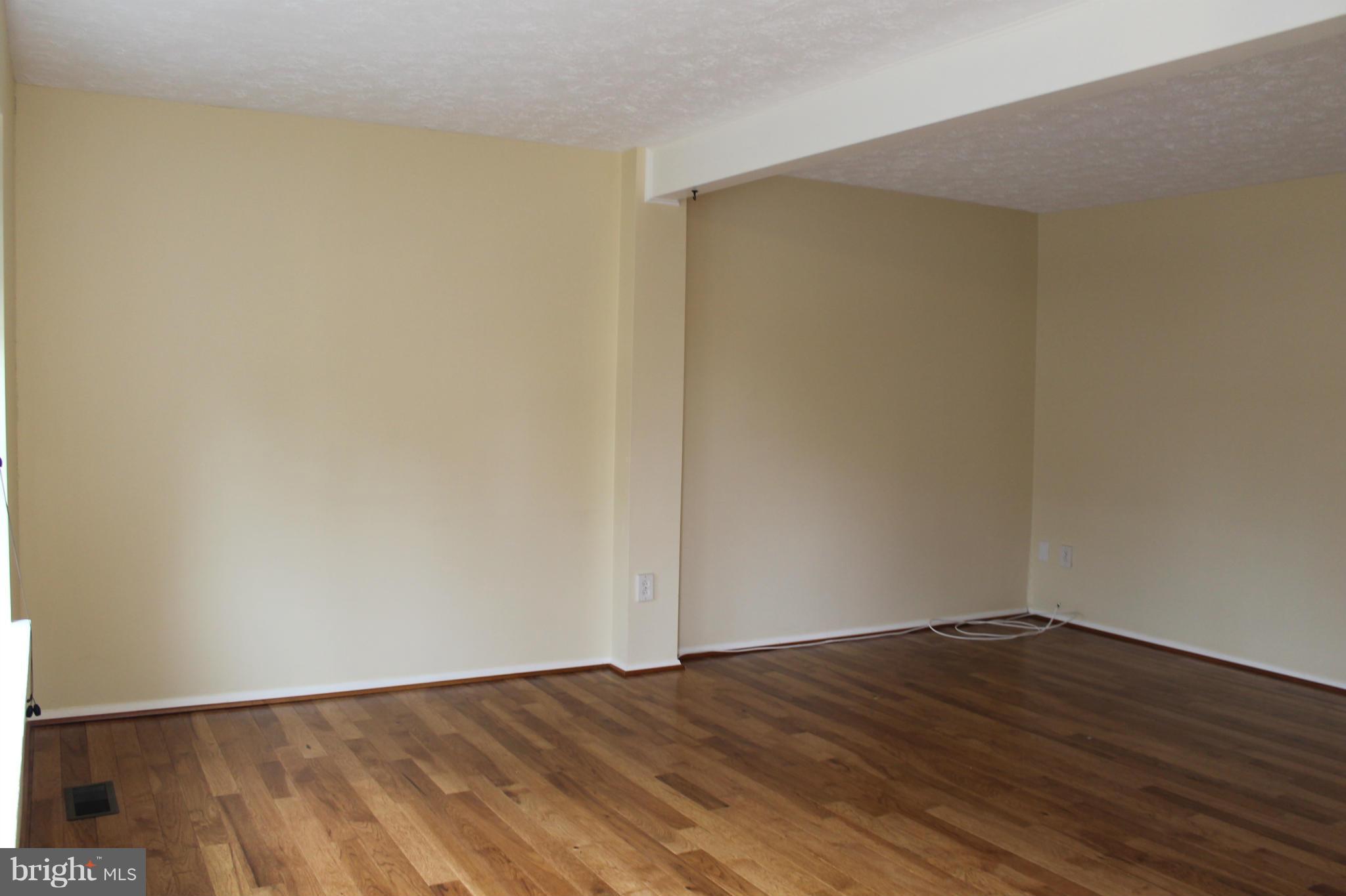 MONTIVIDEO SQUARE - Residential Lease