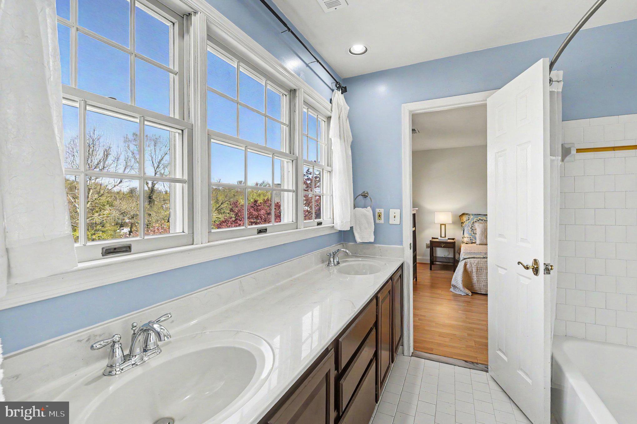 GOUCHER WOODS - Residential