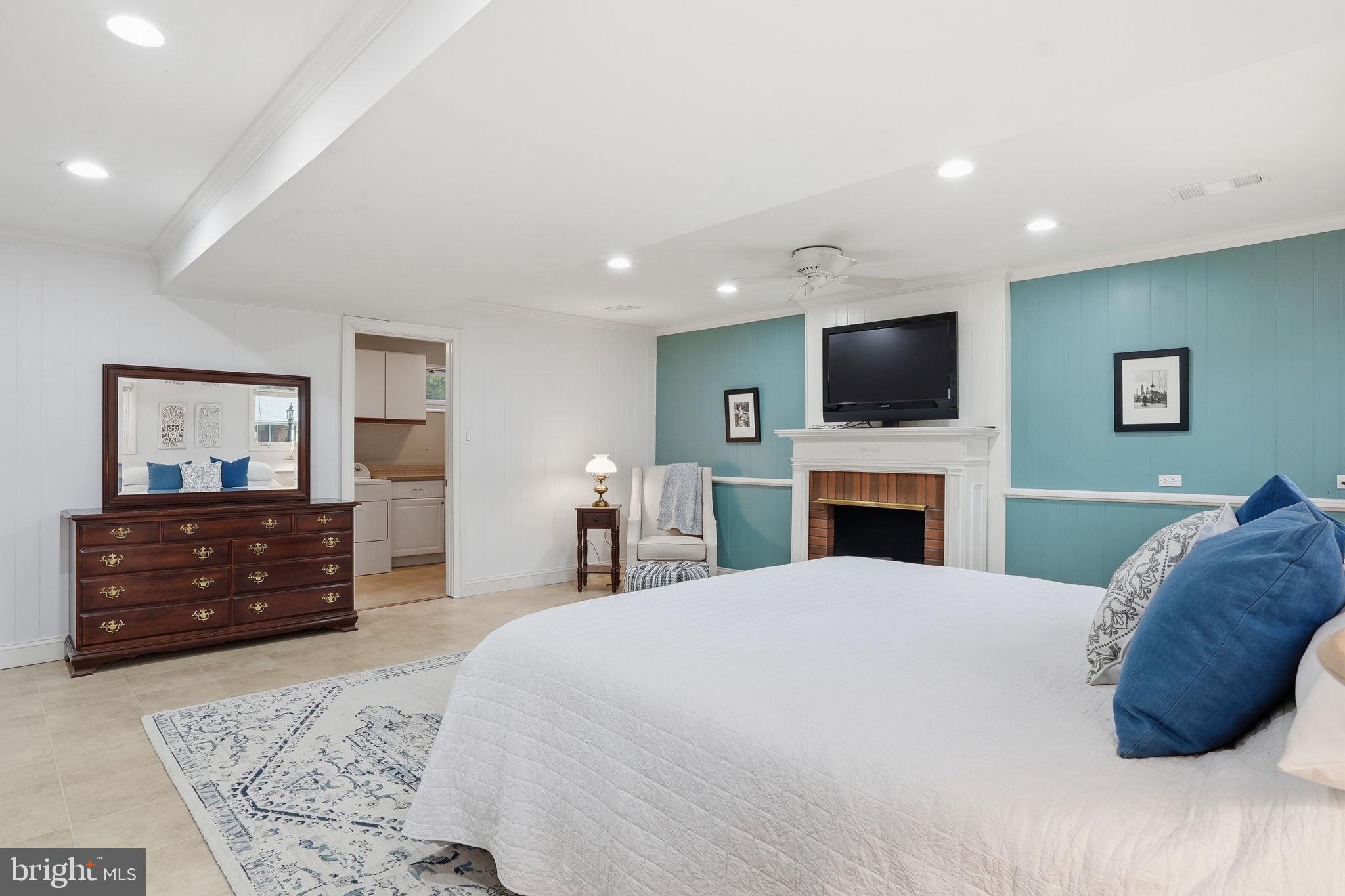 ADMIRAL HEIGHTS - Residential