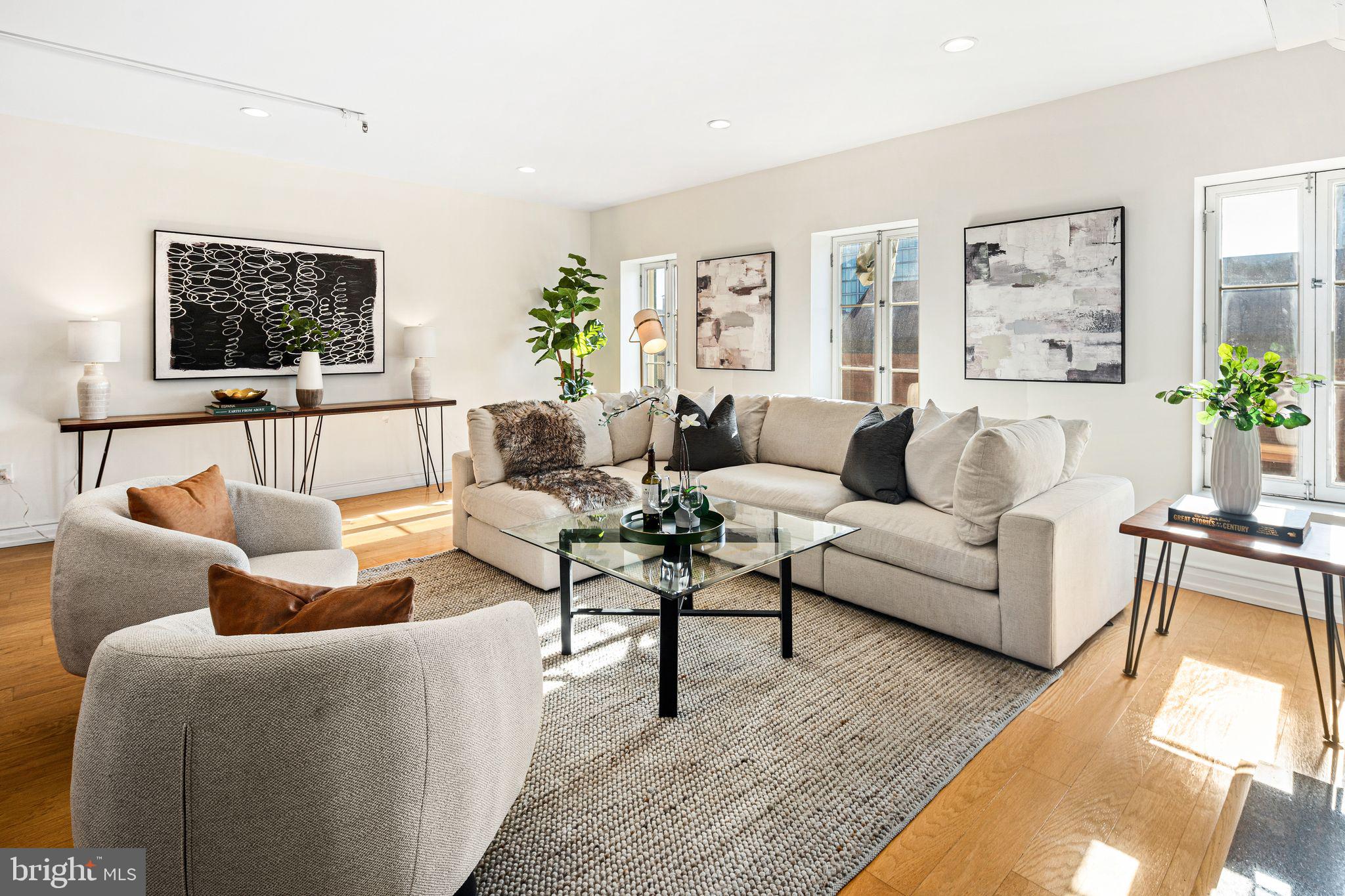 121-35 WALNUT STREET 405