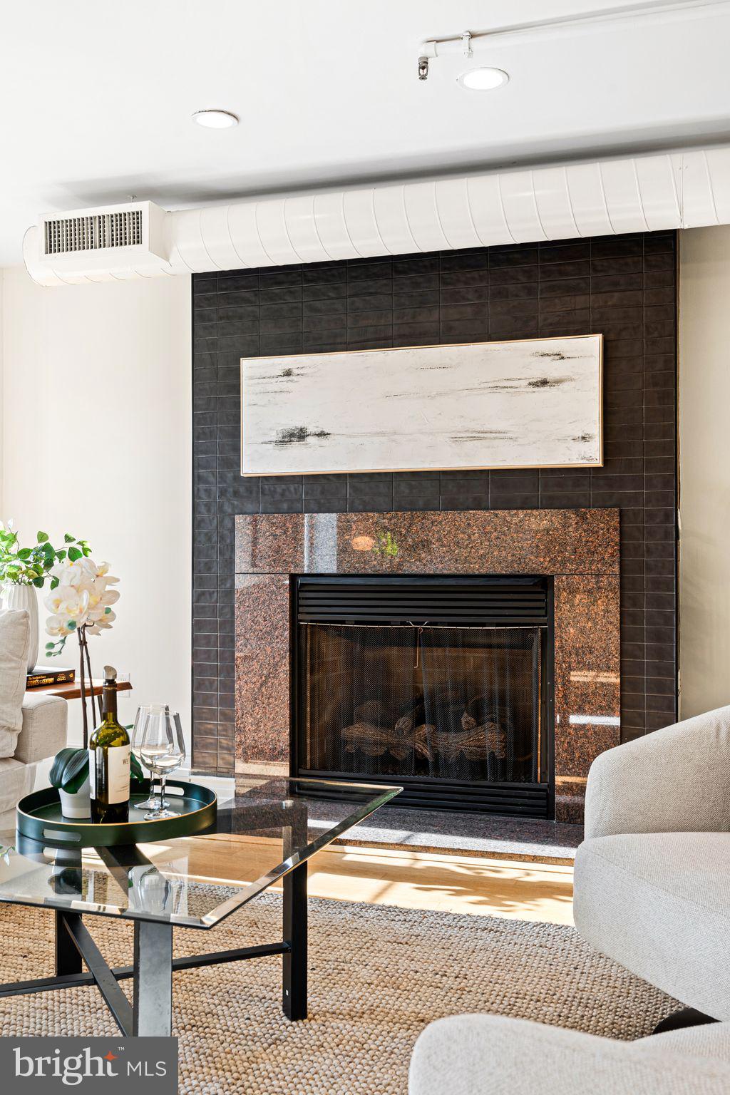 121-35 WALNUT STREET 405