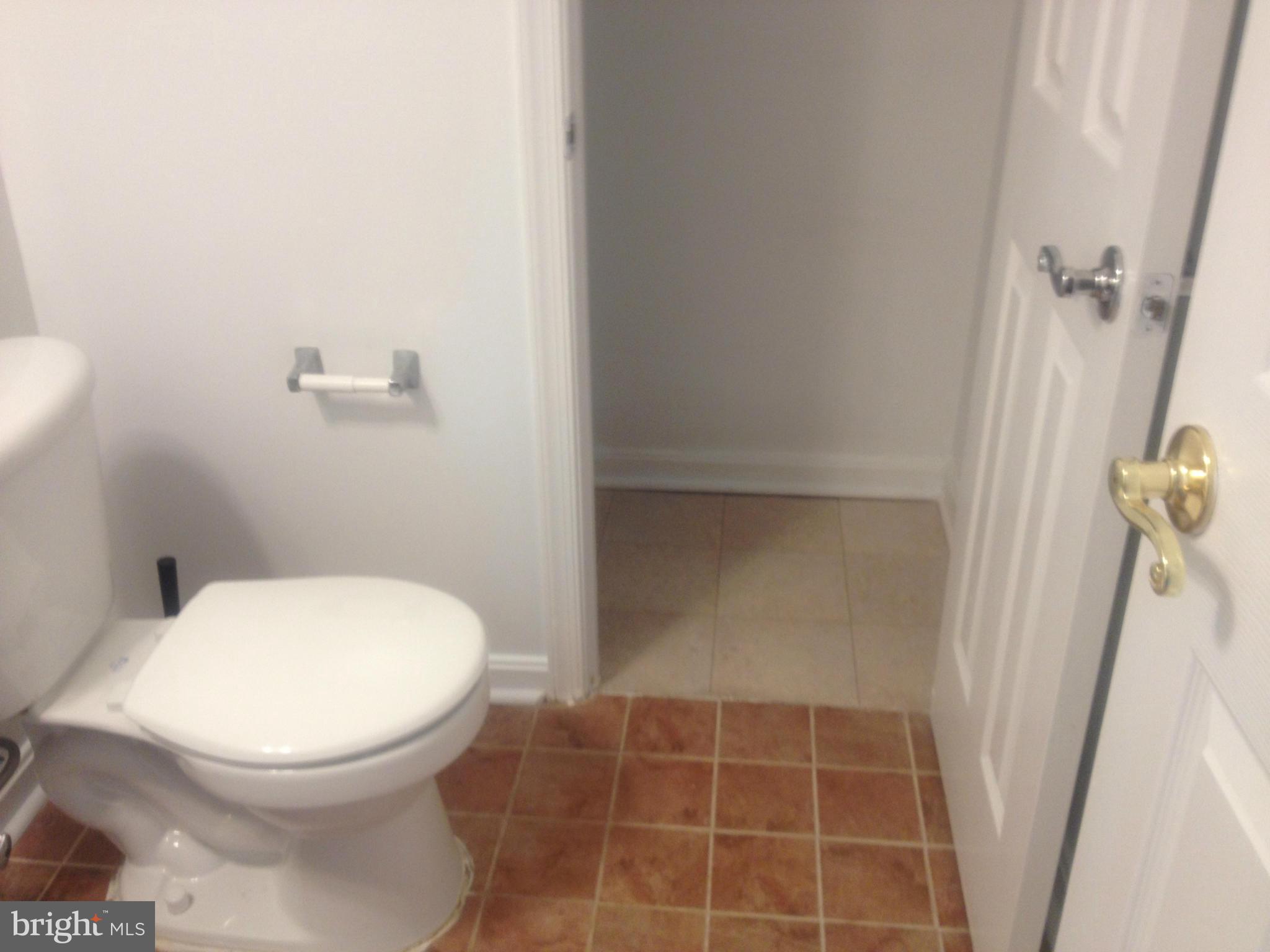 SHERBROOKE II TH CONDO - Residential Lease