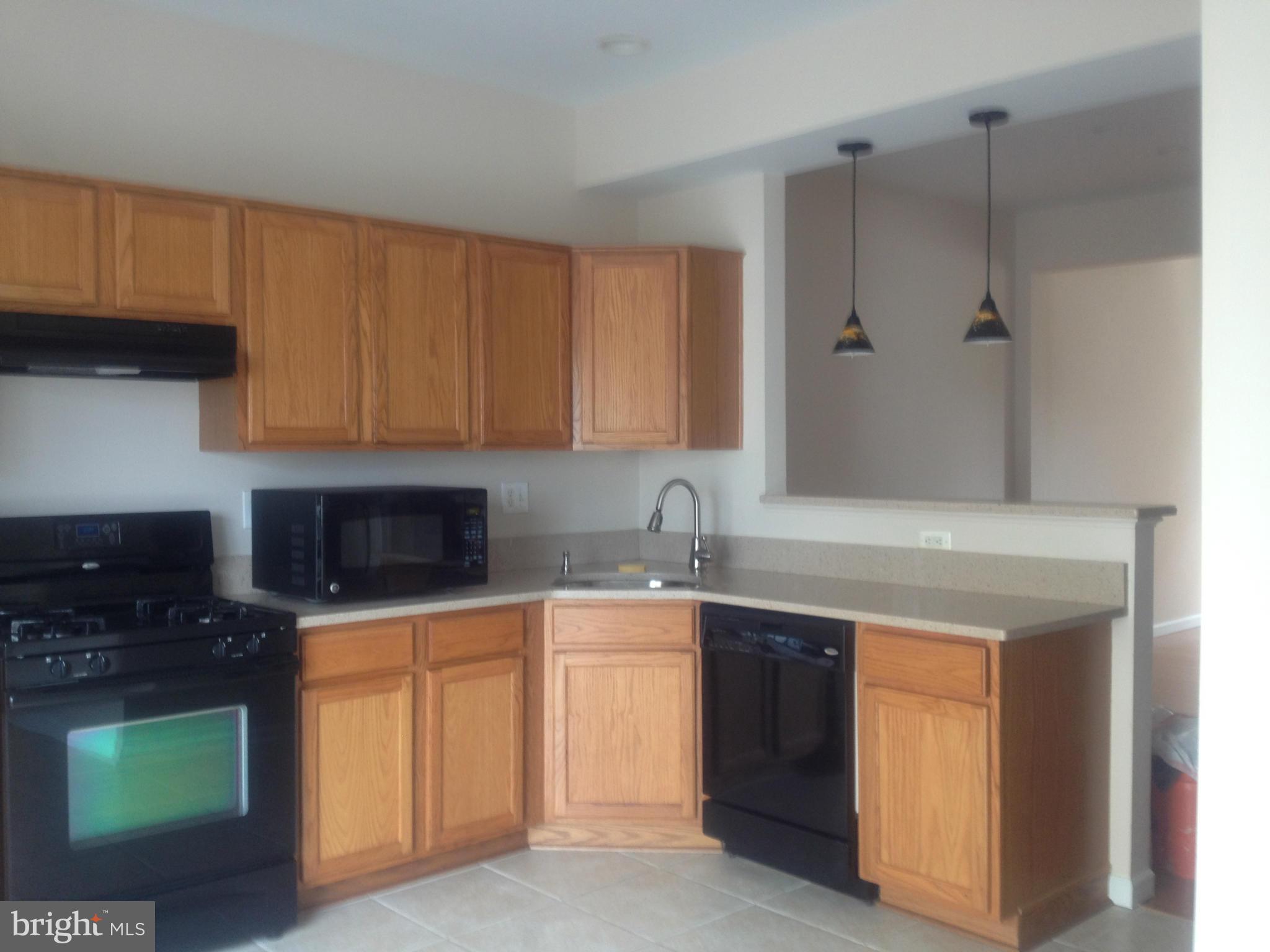 SHERBROOKE II TH CONDO - Residential Lease