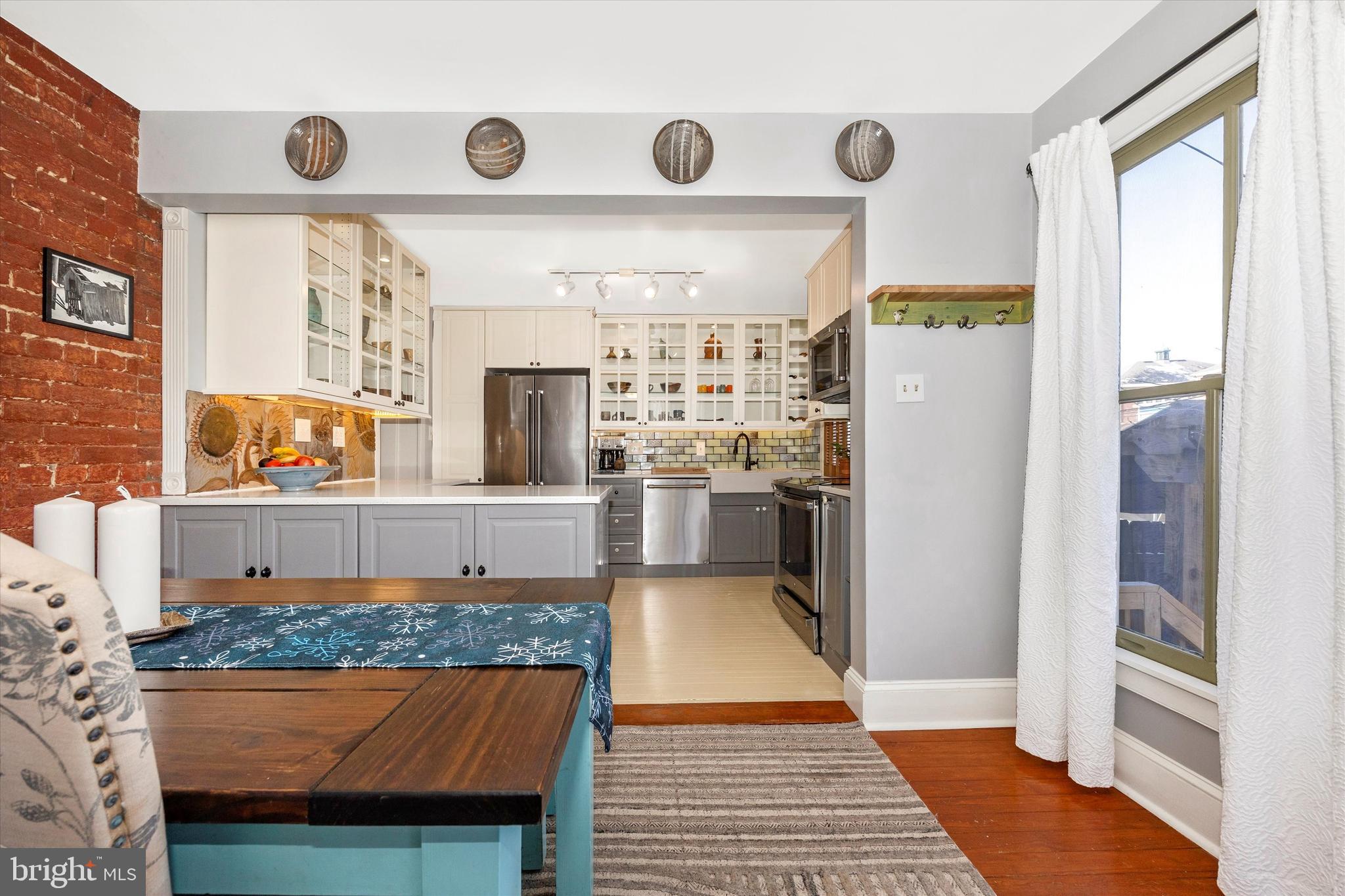 NEW MARKET HISTORIC DISTRICT - Residential