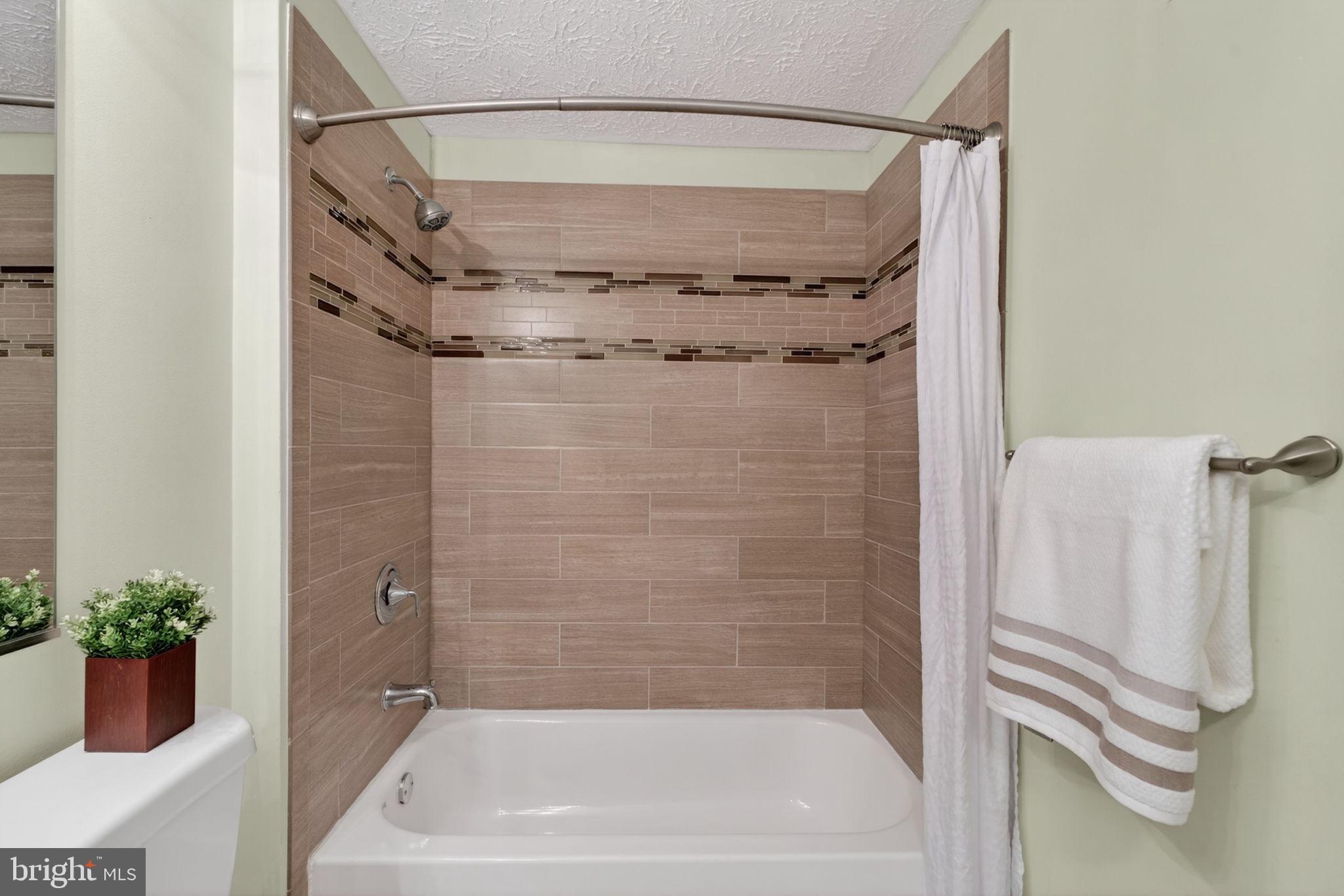 VILLAGE OF THOMAS RUN - Residential