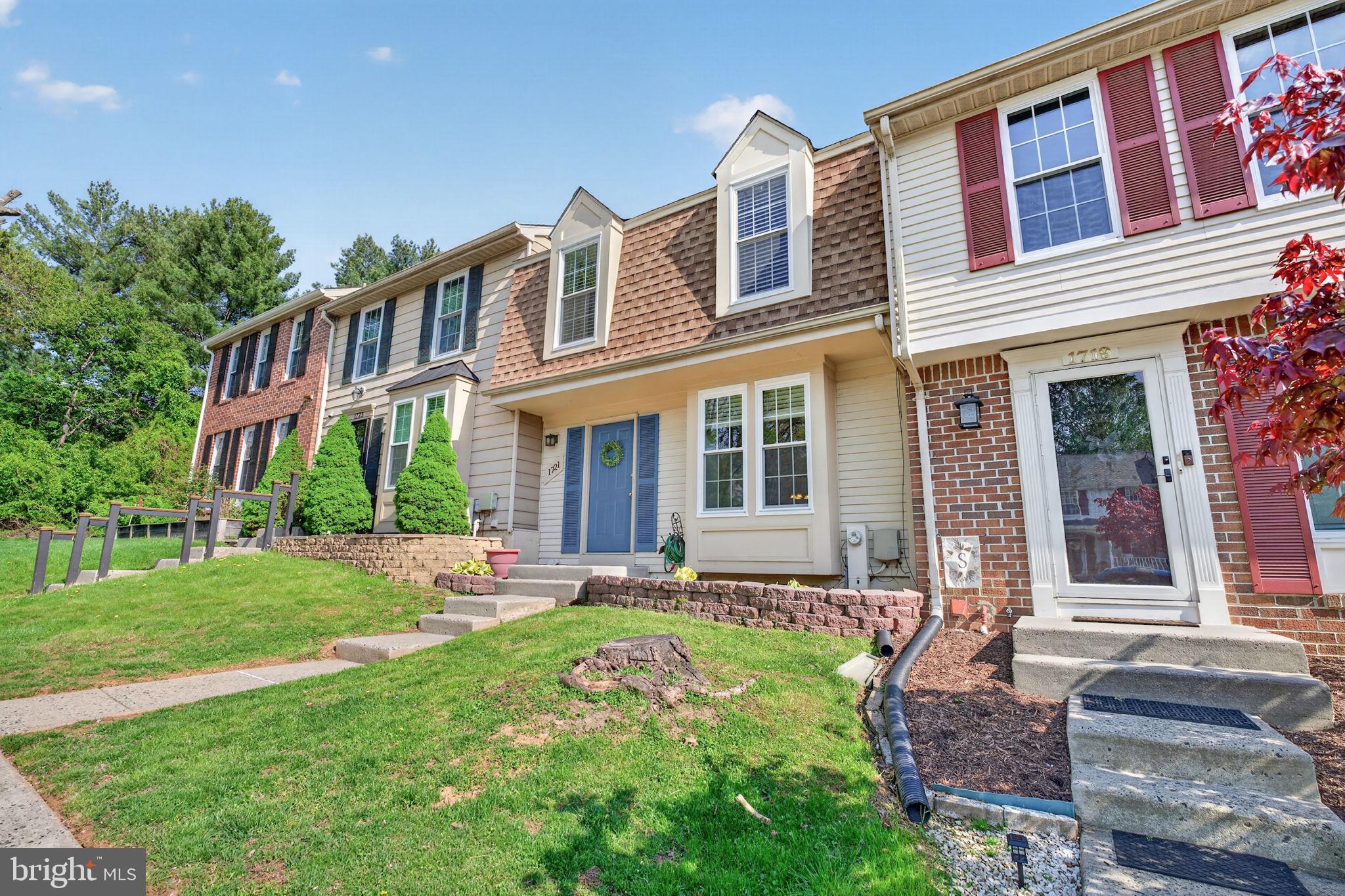 VILLAGE OF THOMAS RUN - Residential