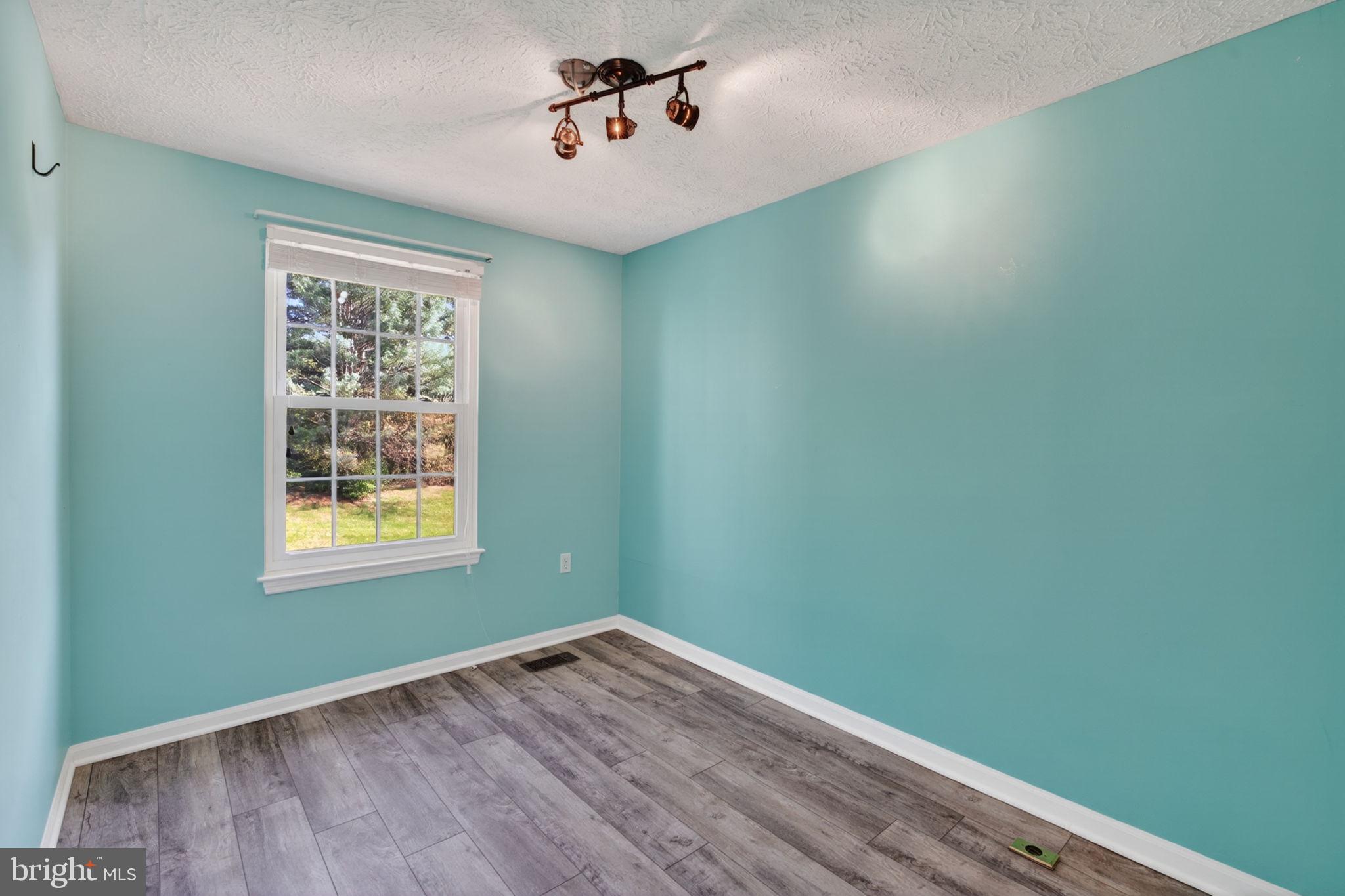 VILLAGE OF THOMAS RUN - Residential