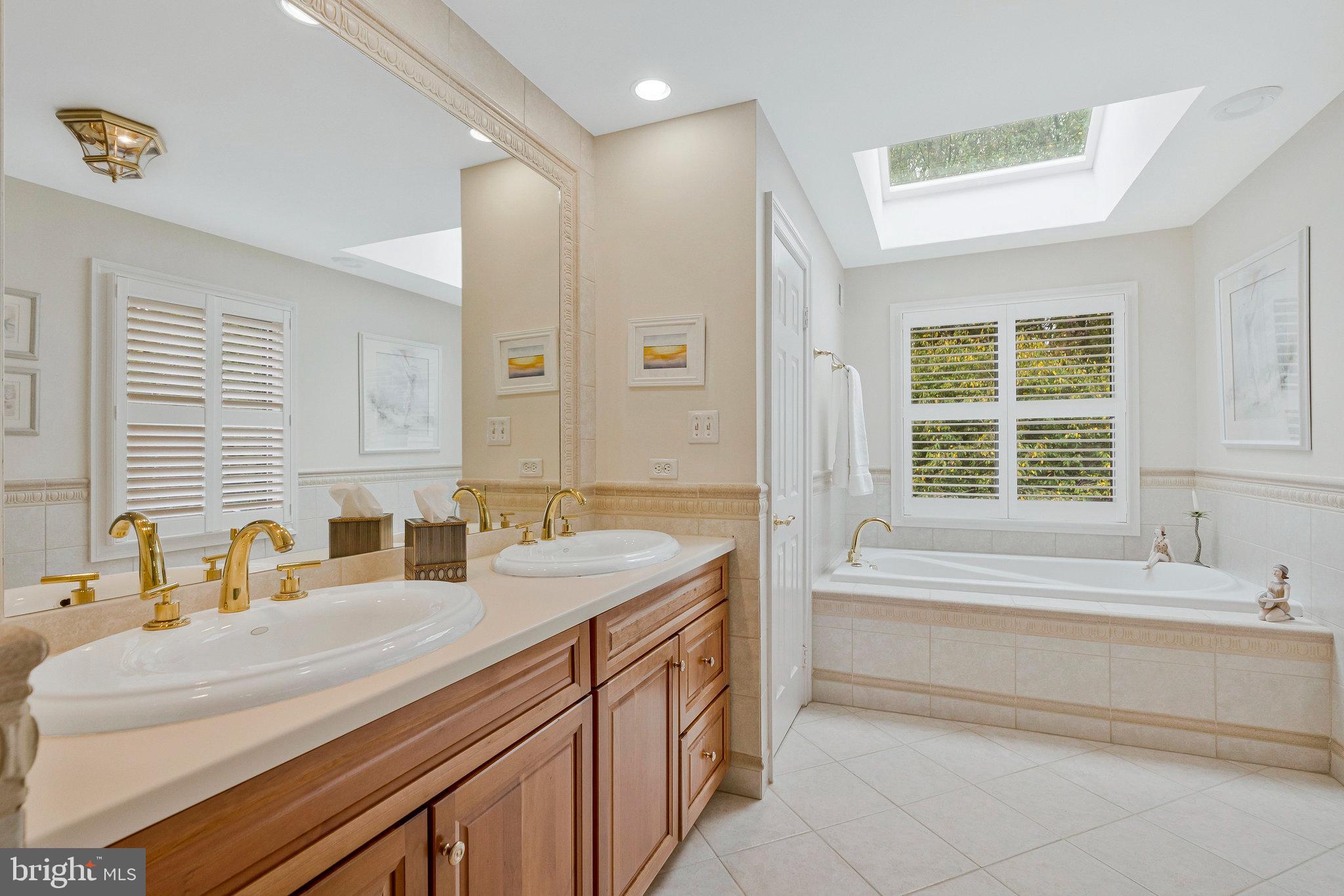 HICKORY HOLLOW FOREST - Residential