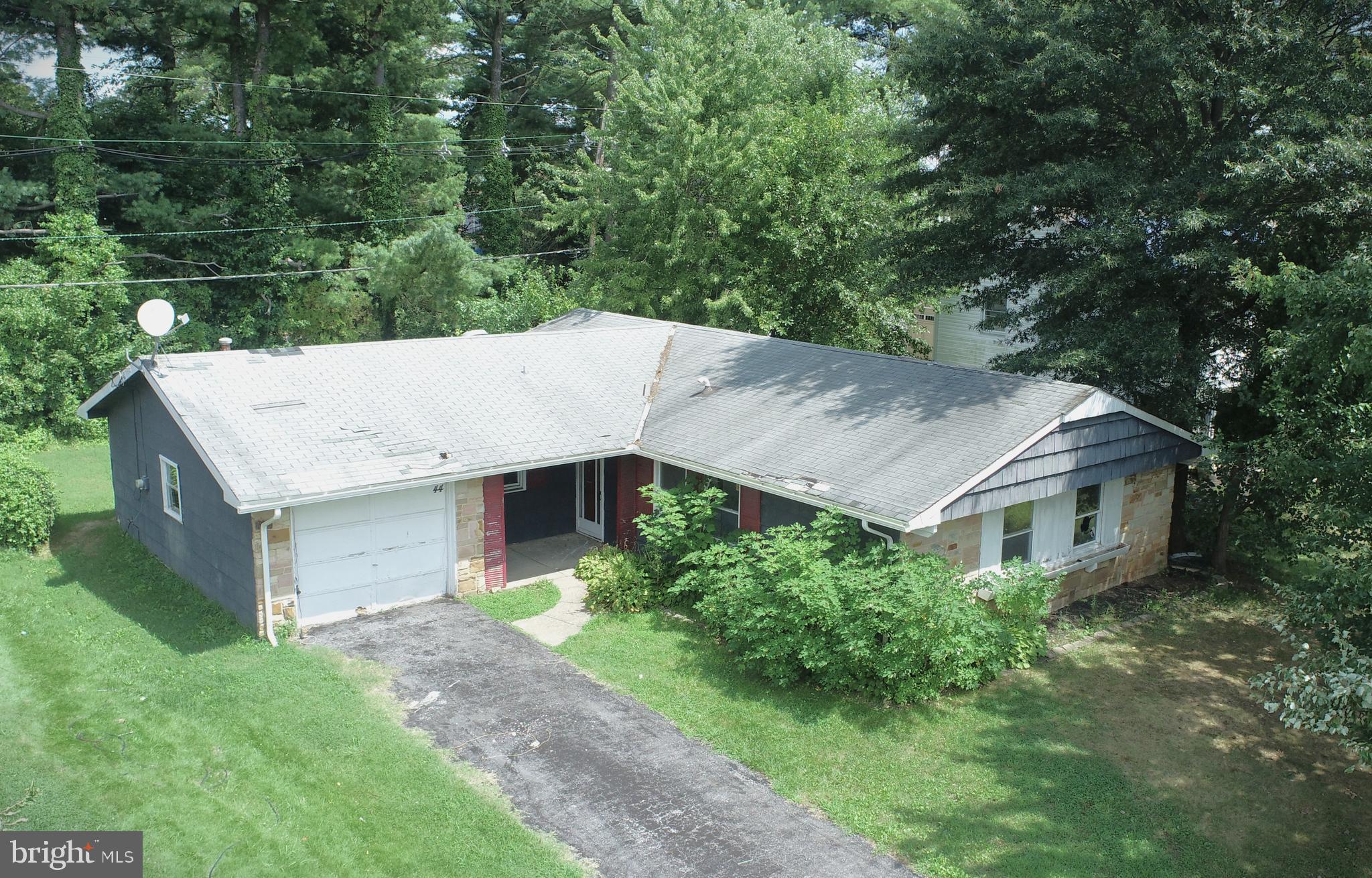 44 HENDERSON LANE