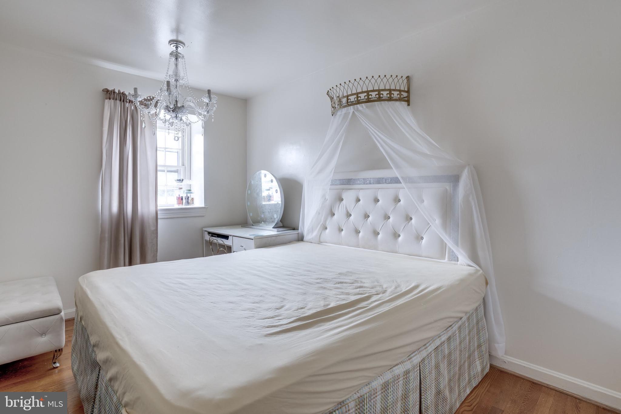 COLONIAL HOMES - Residential