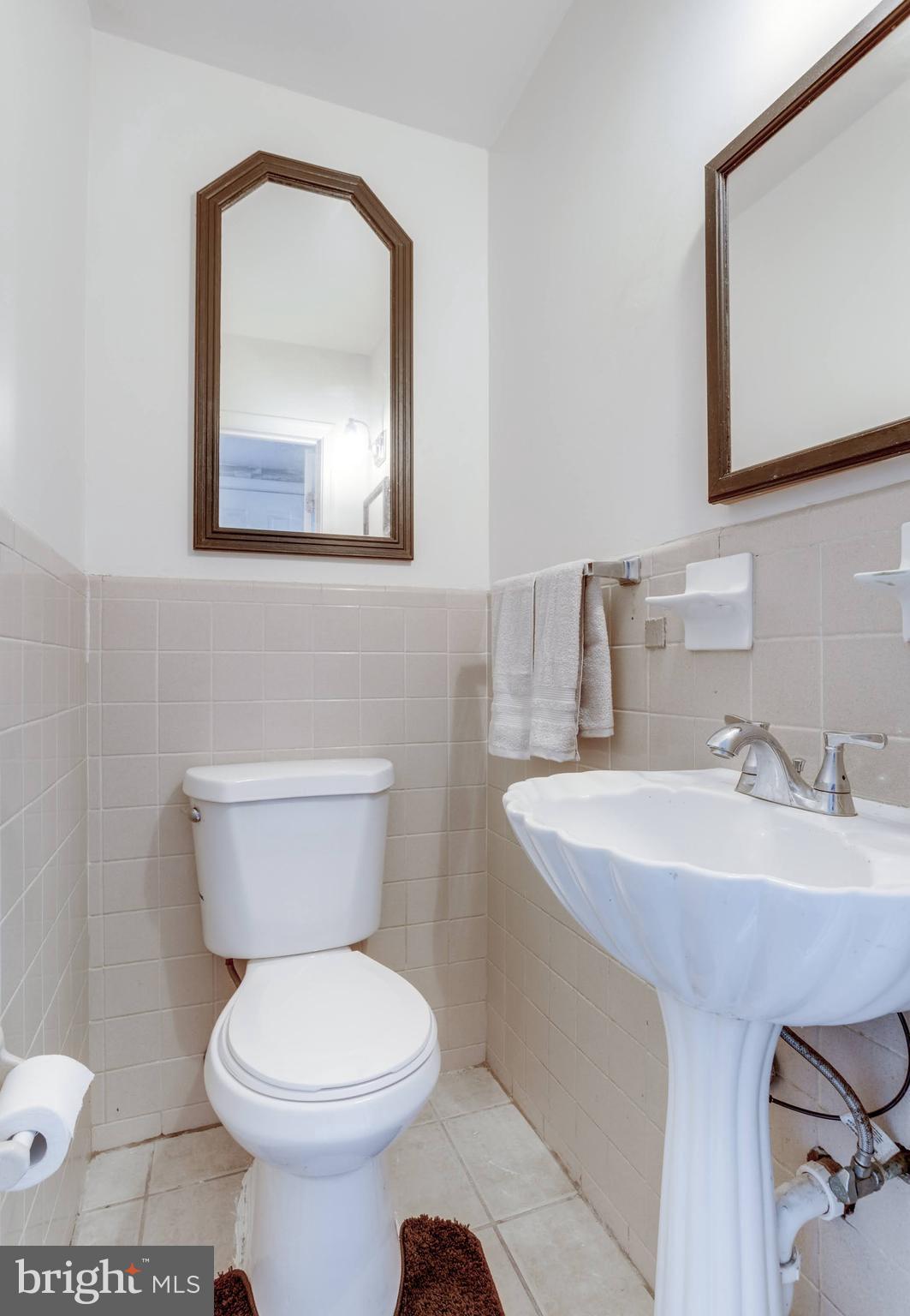 COLONIAL HOMES - Residential