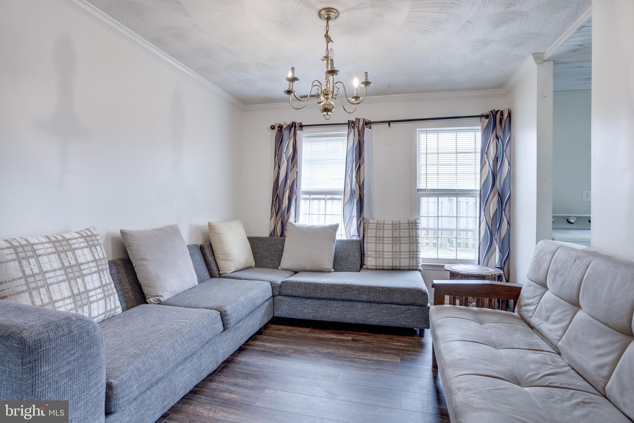 COLONIAL HOMES - Residential