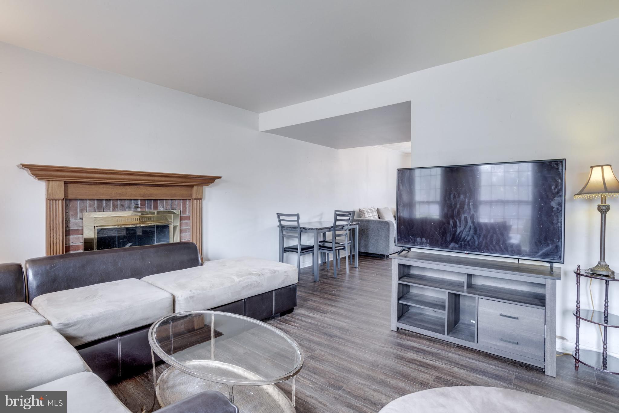 COLONIAL HOMES - Residential