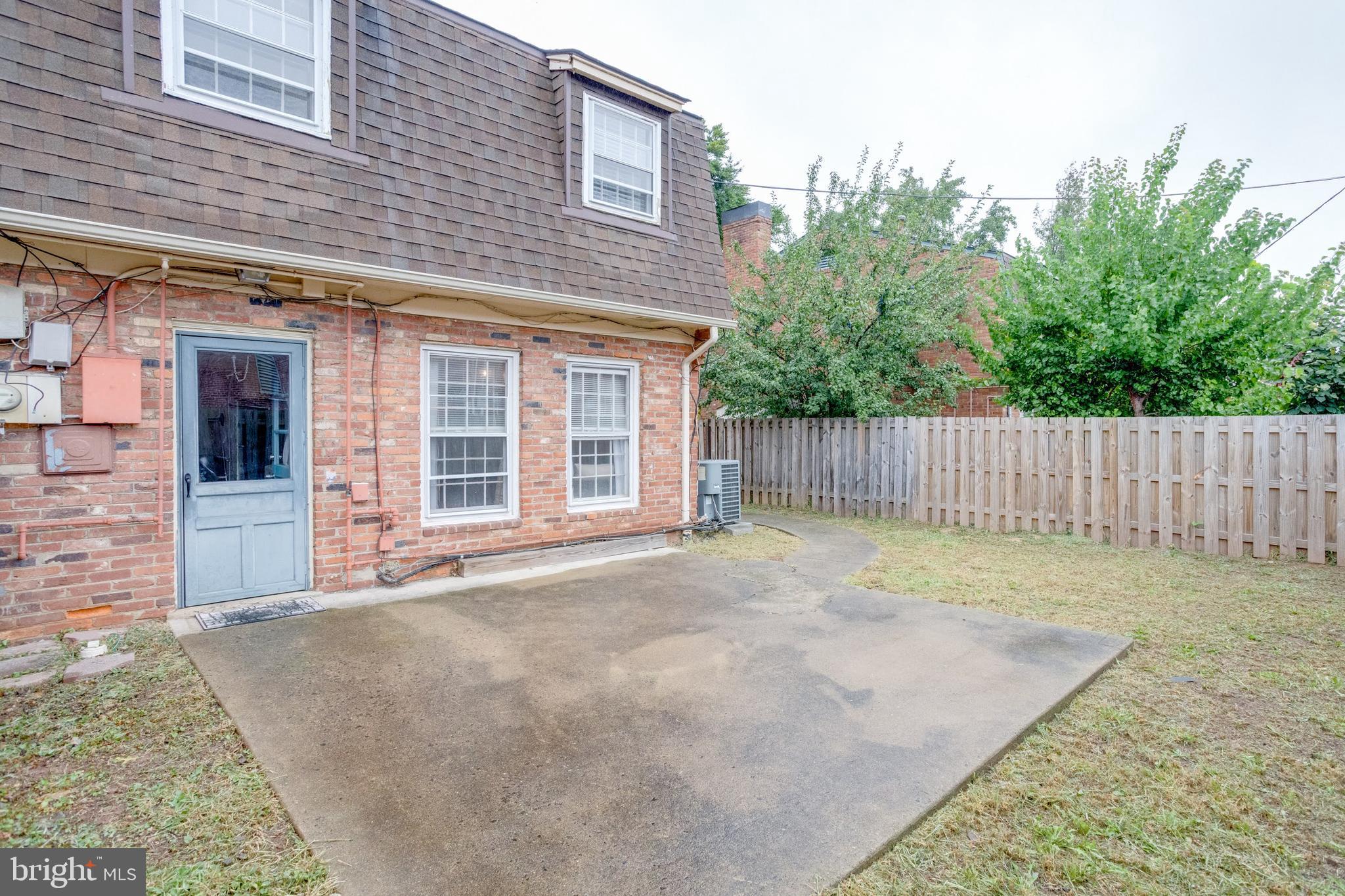 COLONIAL HOMES - Residential