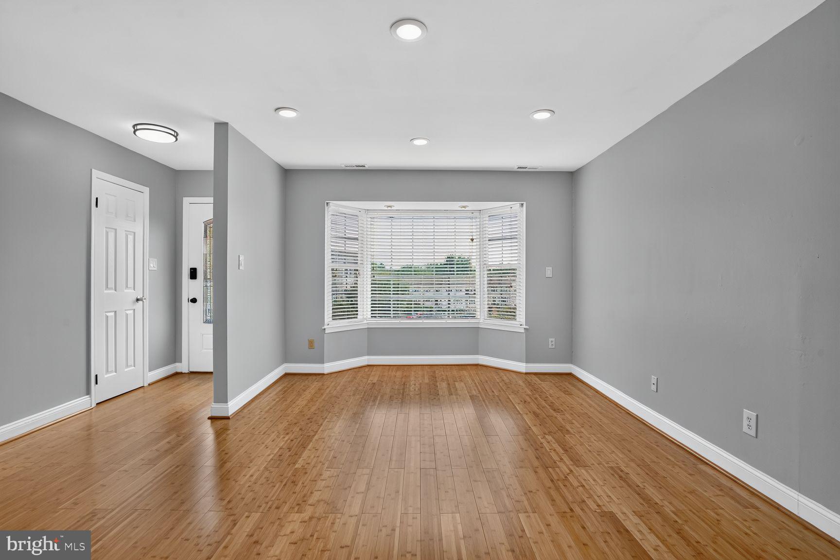 4135 WEEPING WILLOW COURT 143B