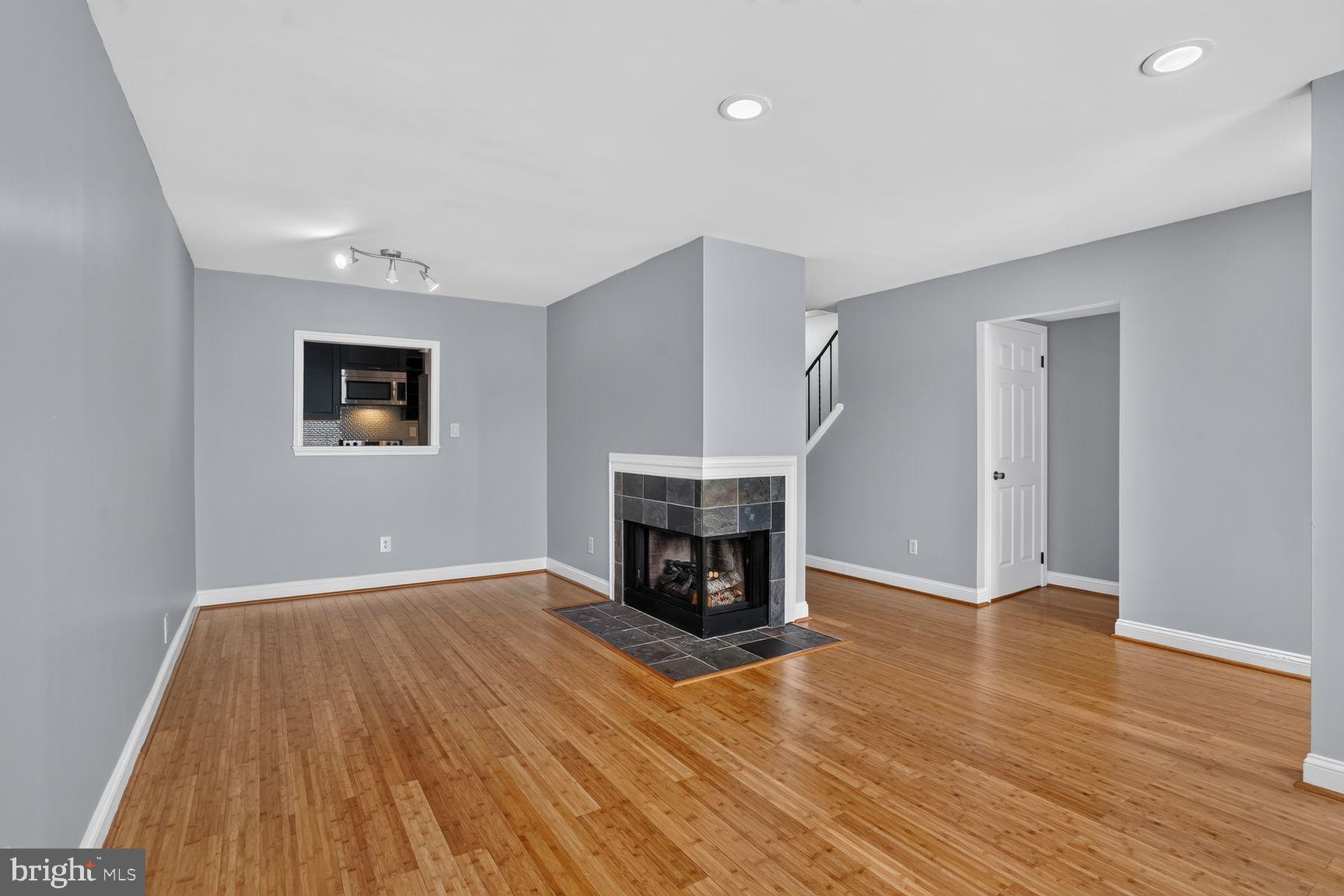 4135 WEEPING WILLOW COURT 143B
