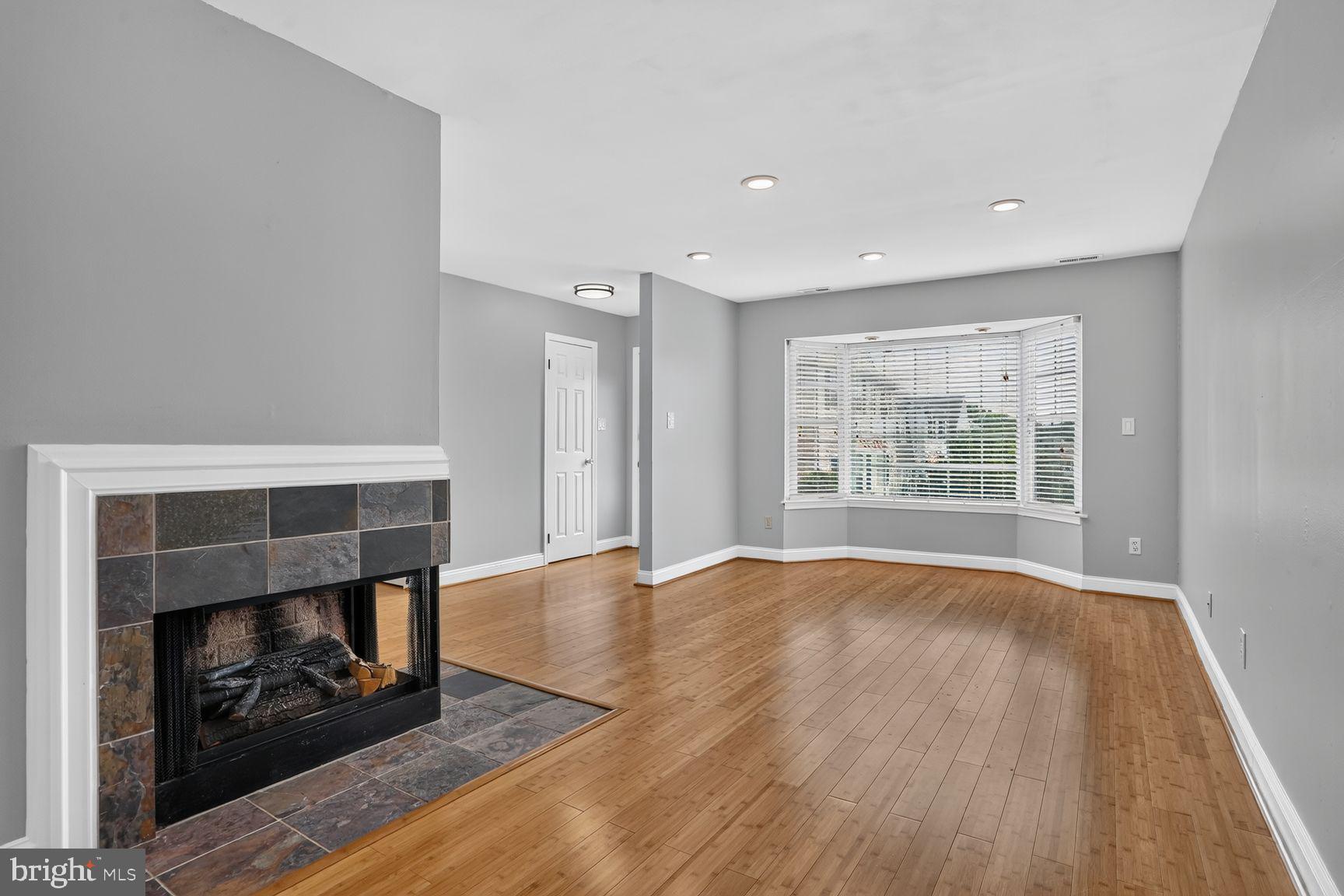 4135 WEEPING WILLOW COURT 143B